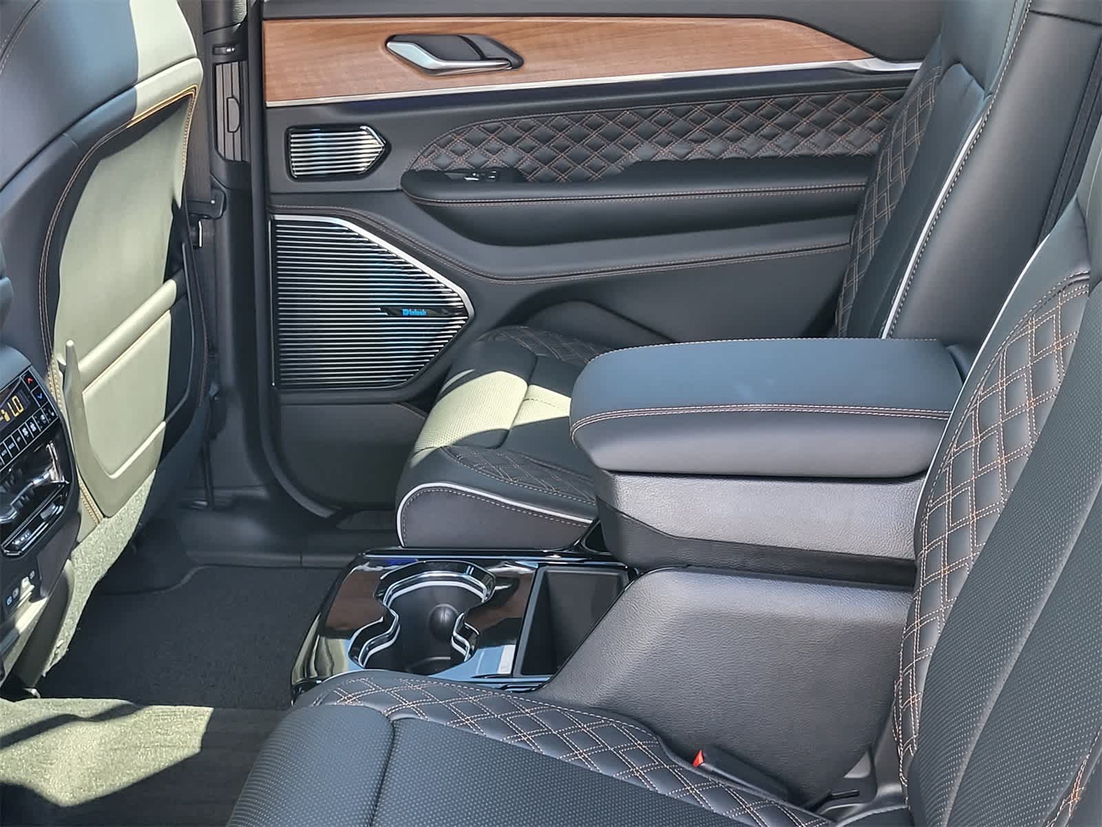 Thumbnail: 2026 Jeep Grand Cherokee L - 25