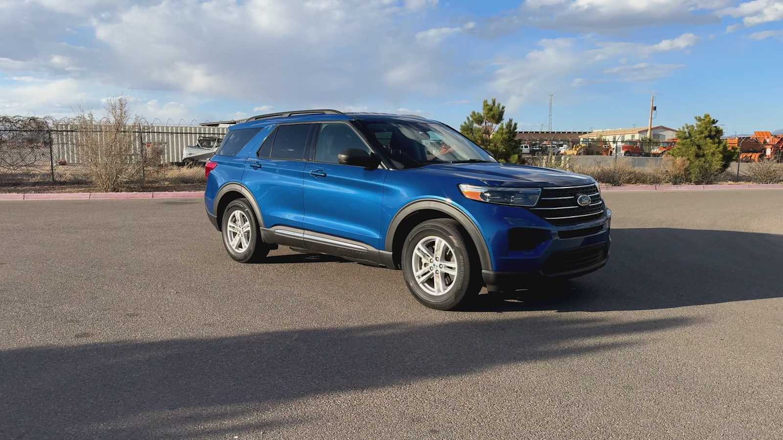 2022 Ford Explorer XLT photo 2