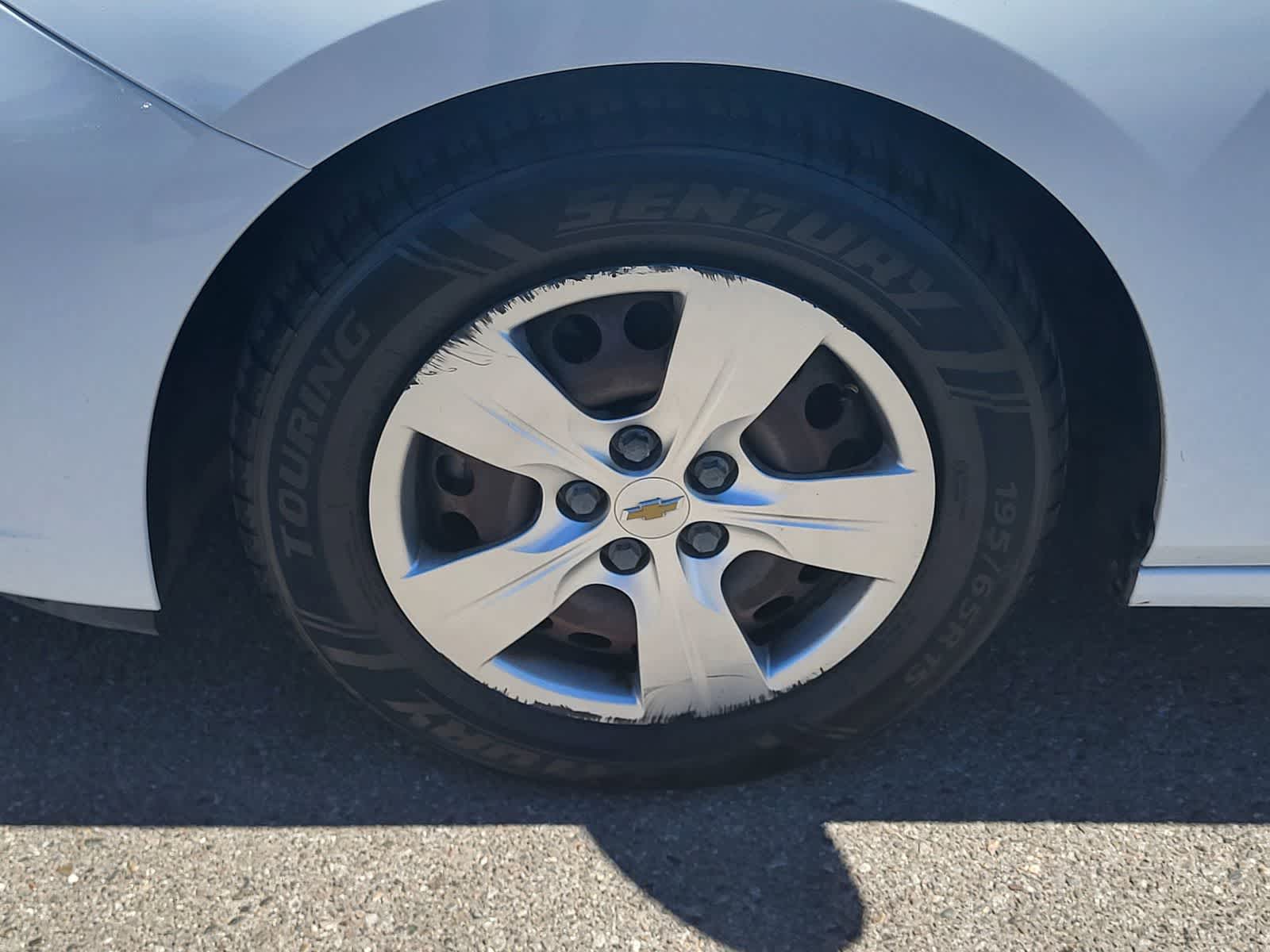 Thumbnail: 2017 Chevrolet Cruze - 9