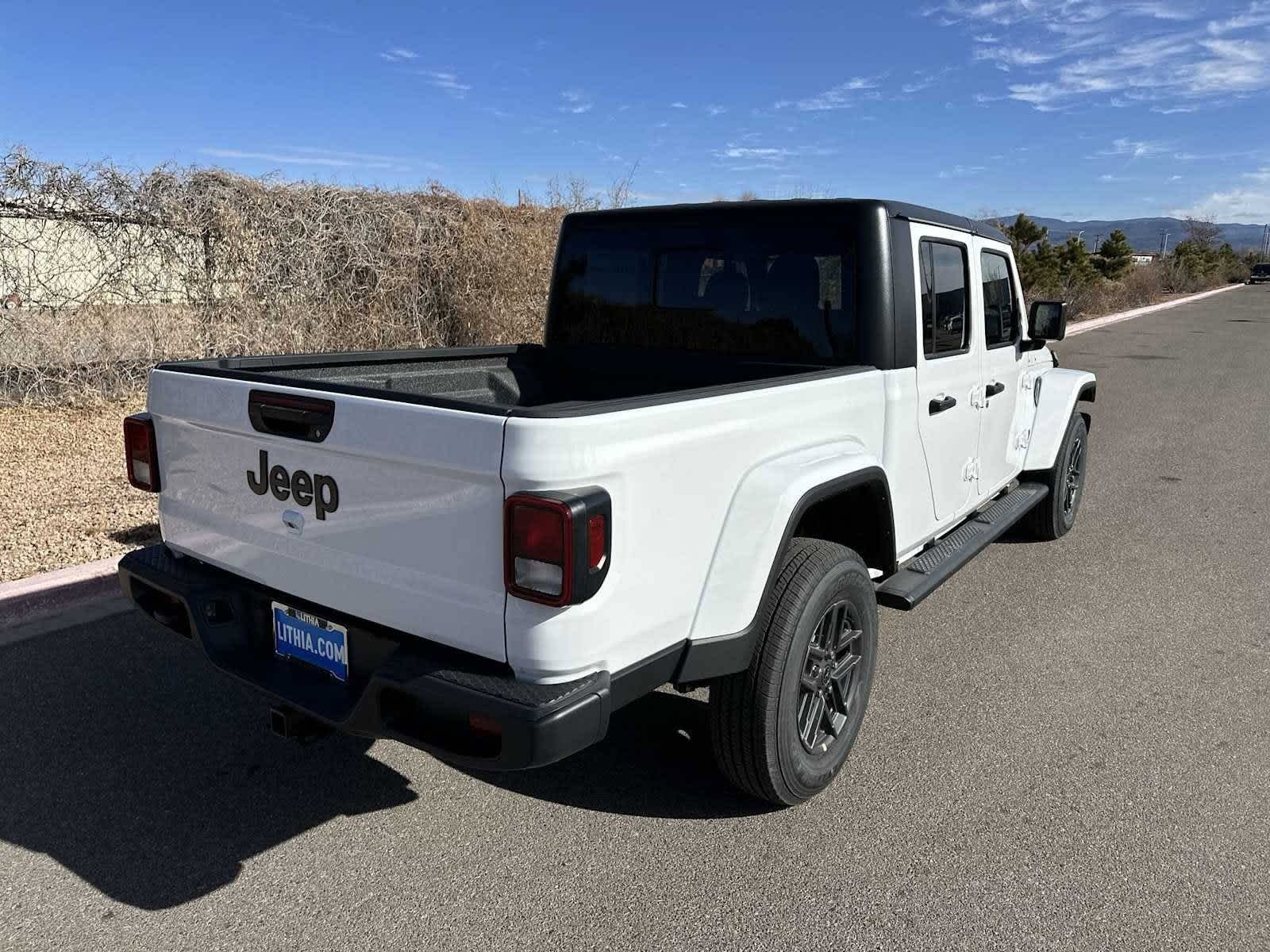 Thumbnail: 2025 Jeep Gladiator - 34