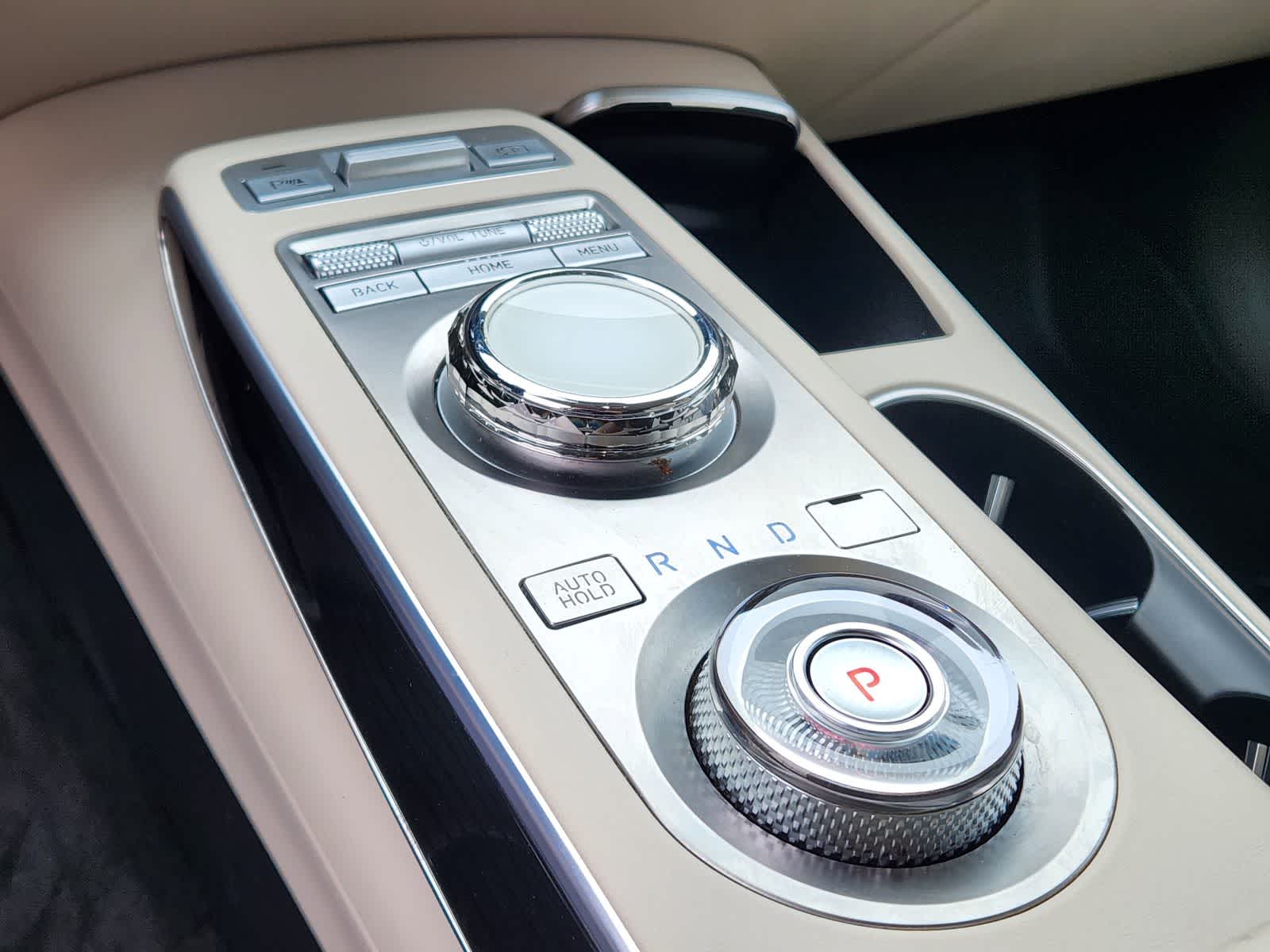 Thumbnail: 2022 Genesis GV70 - 24