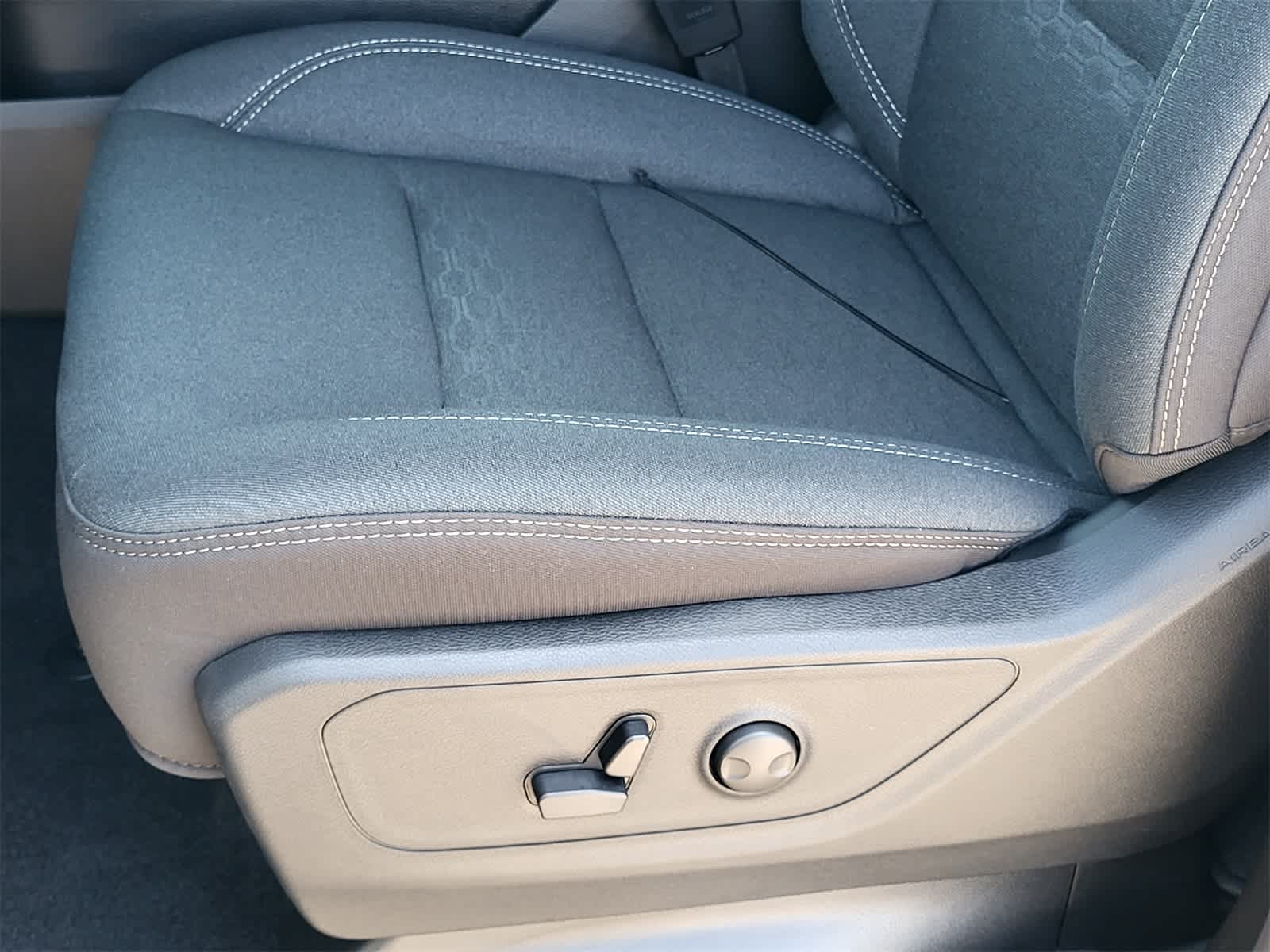 Thumbnail: 2026 RAM 1500 - 17