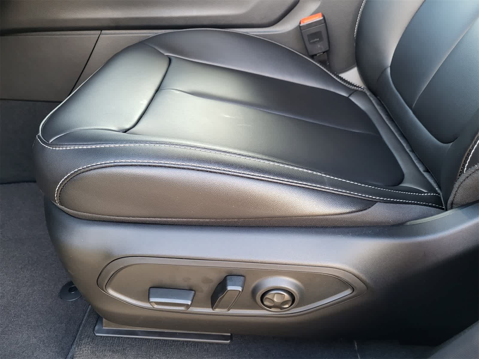 Thumbnail: 2025 Jeep Grand Cherokee L - 18