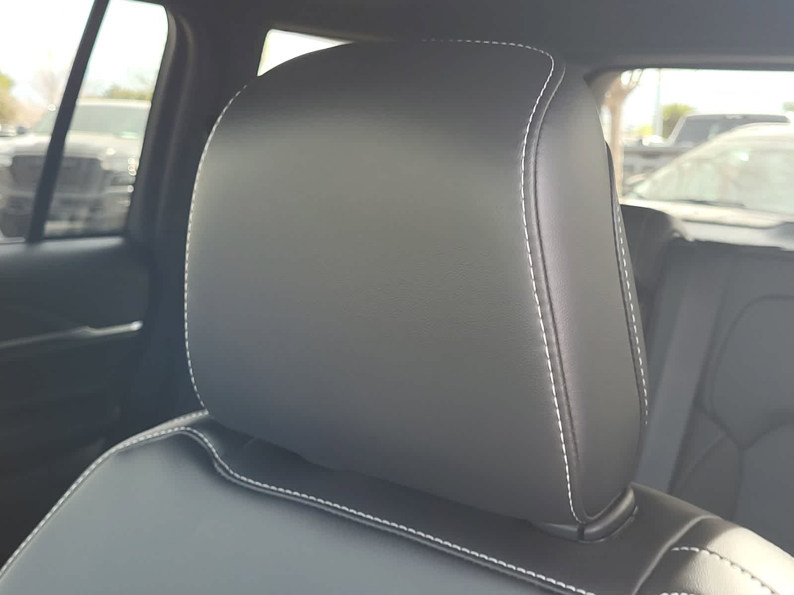 Thumbnail: 2026 Jeep Grand Cherokee - 11