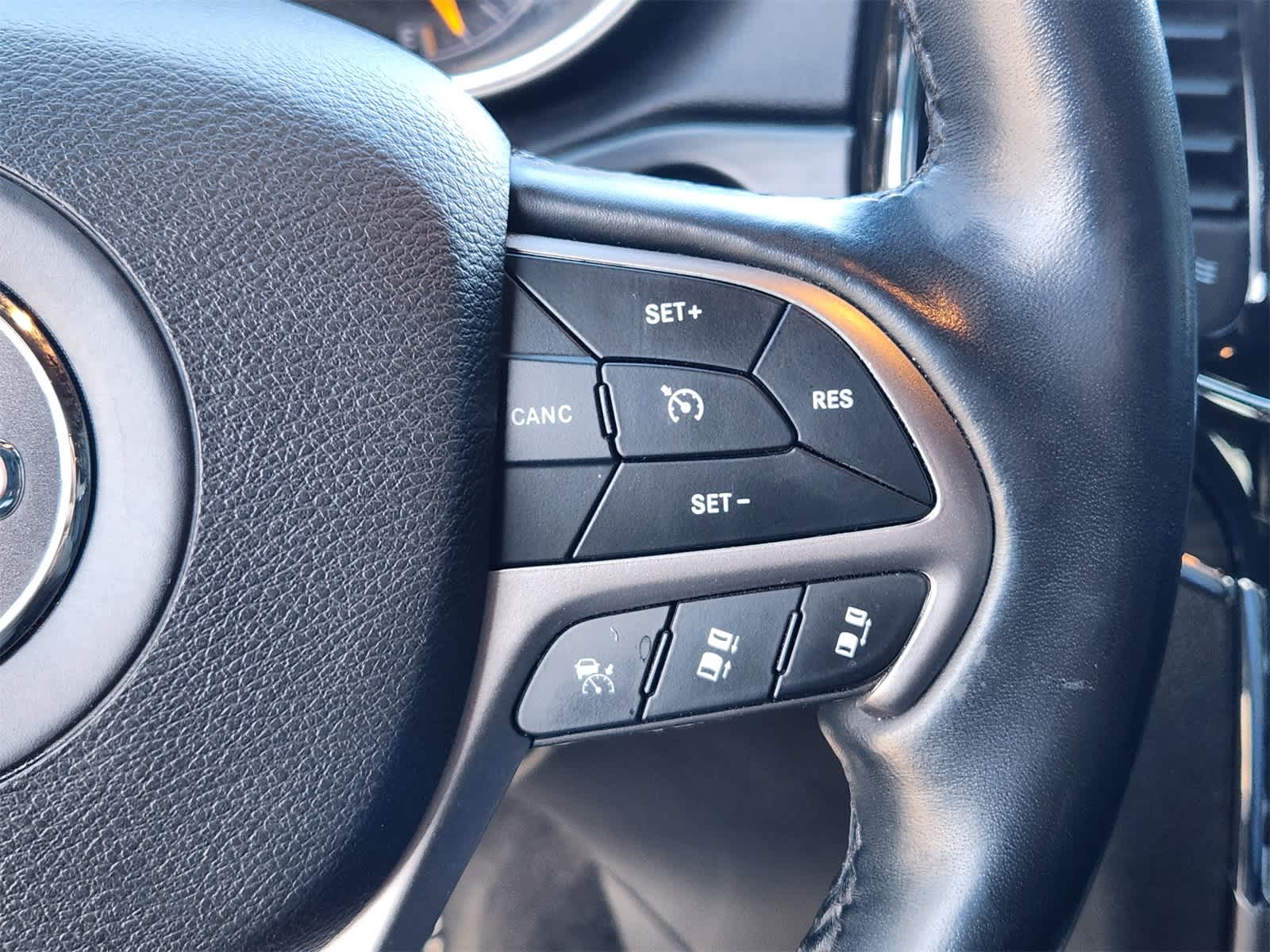 Thumbnail: 2021 Jeep Grand Cherokee - 16