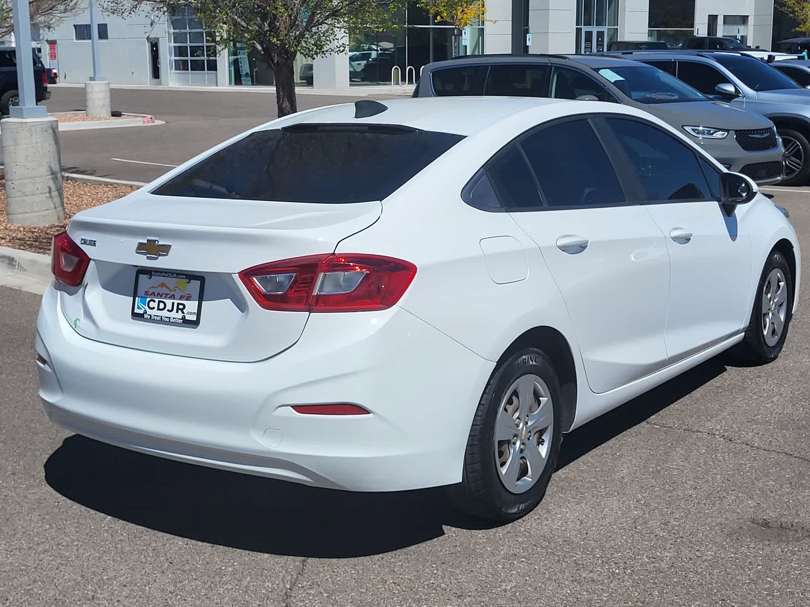Thumbnail: 2017 Chevrolet Cruze - 5