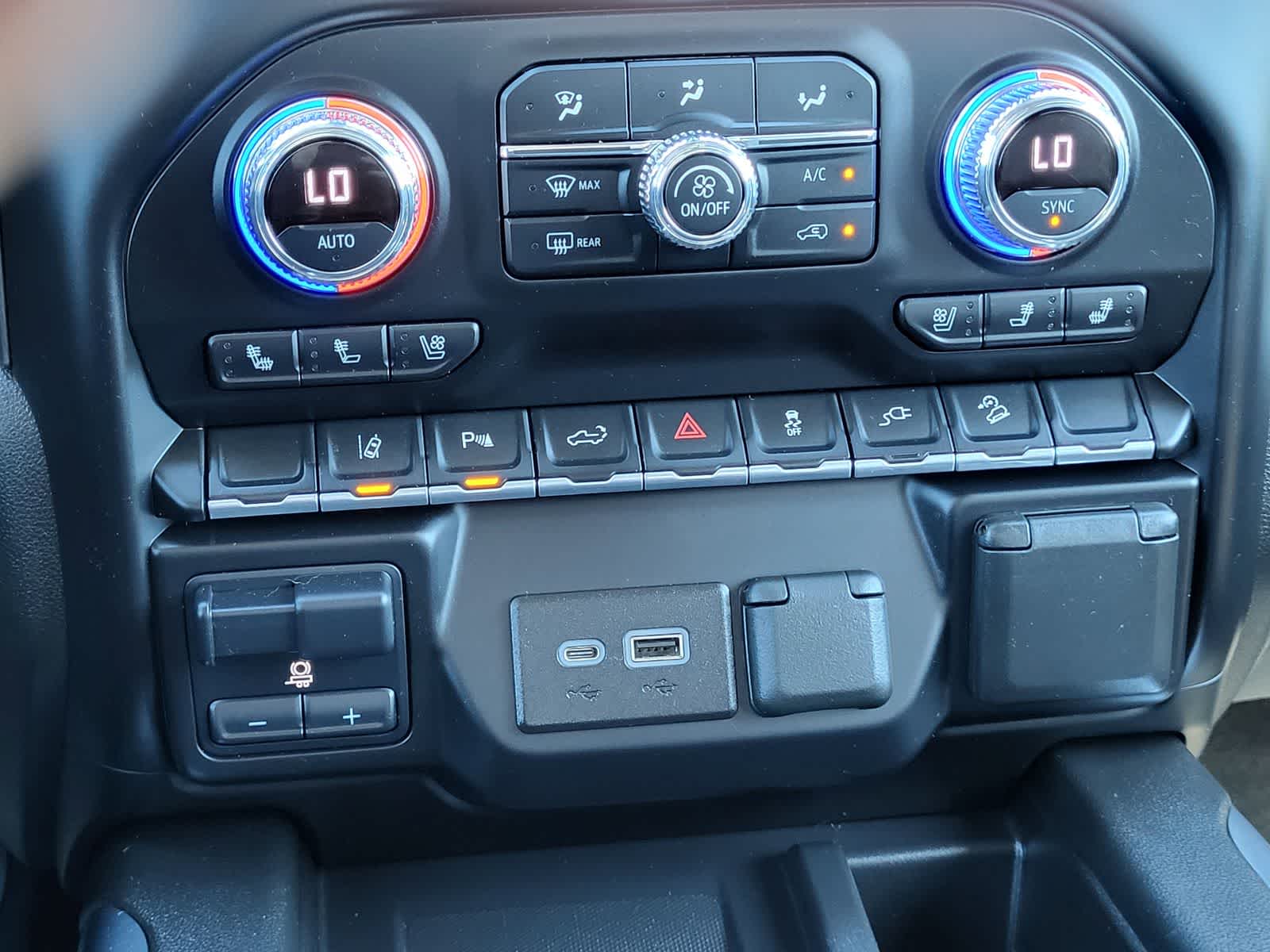 Thumbnail: 2022 GMC Sierra 2500 - 24