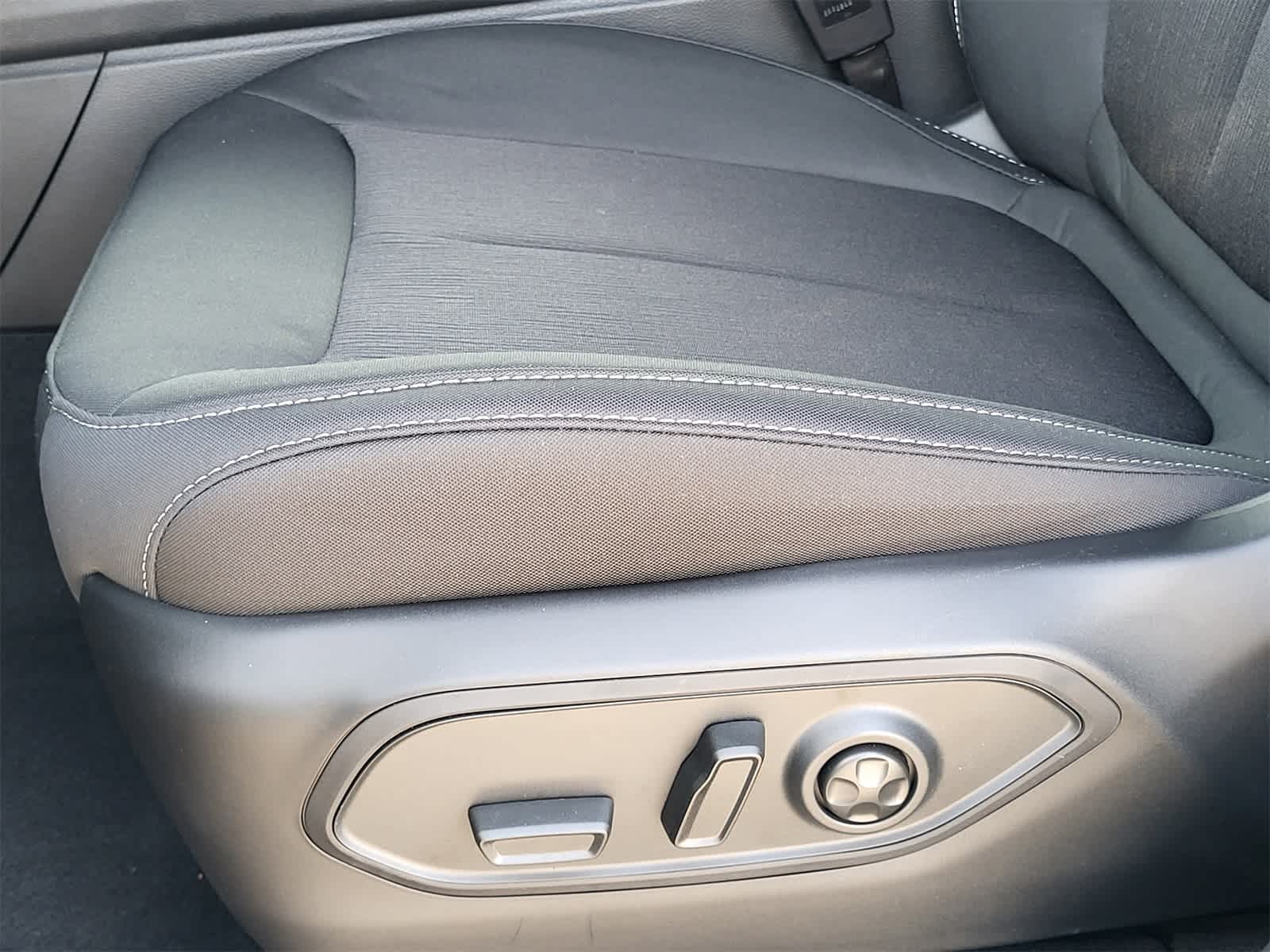 Thumbnail: 2025 Jeep Grand Cherokee L - 17