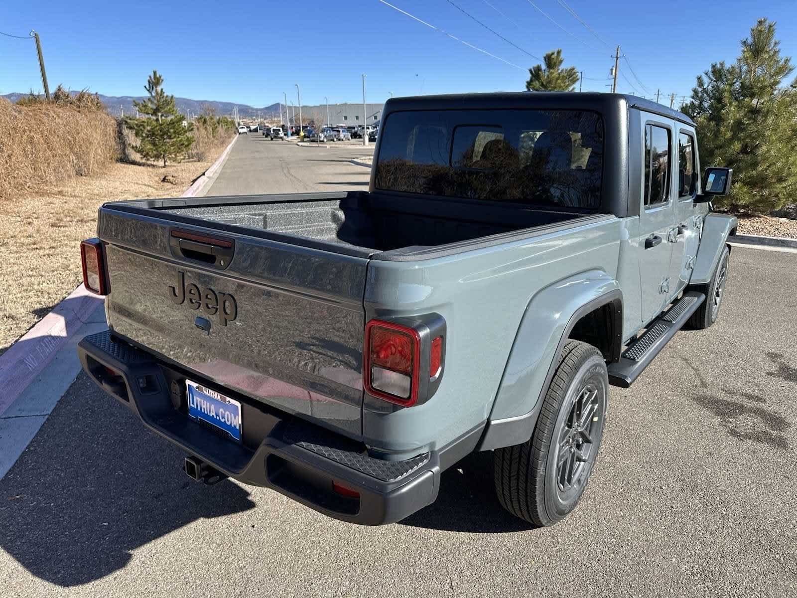 Thumbnail: 2025 Jeep Gladiator - 33