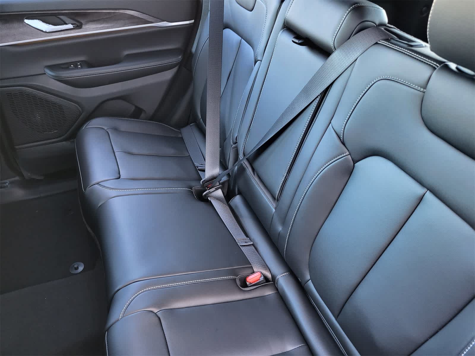 Thumbnail: 2025 Jeep Grand Cherokee - 21