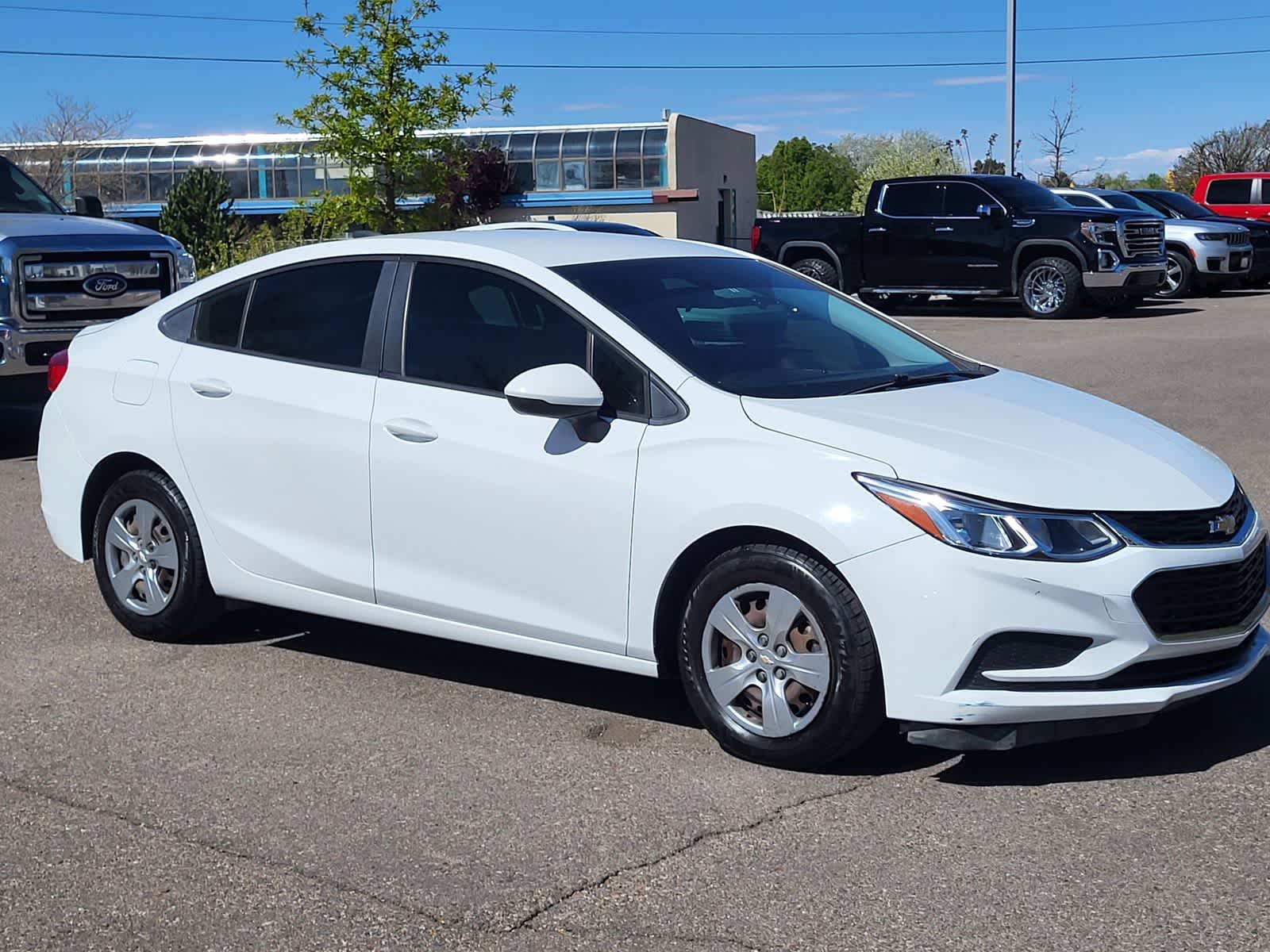 Thumbnail: 2017 Chevrolet Cruze - 3