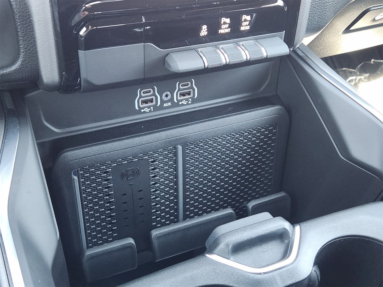 Thumbnail: 2026 RAM 1500 - 16