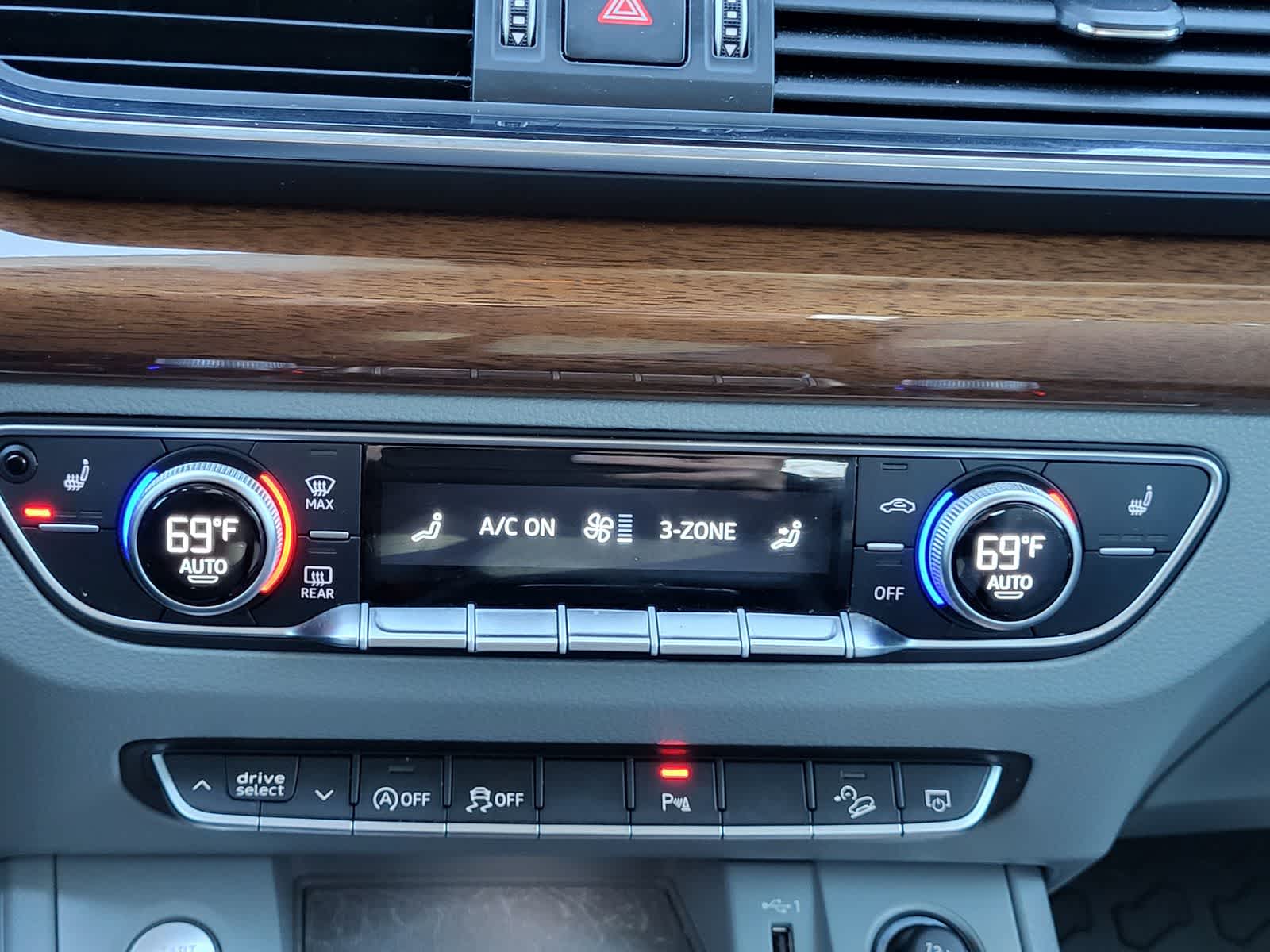 Thumbnail: 2022 Audi Q5 - 24