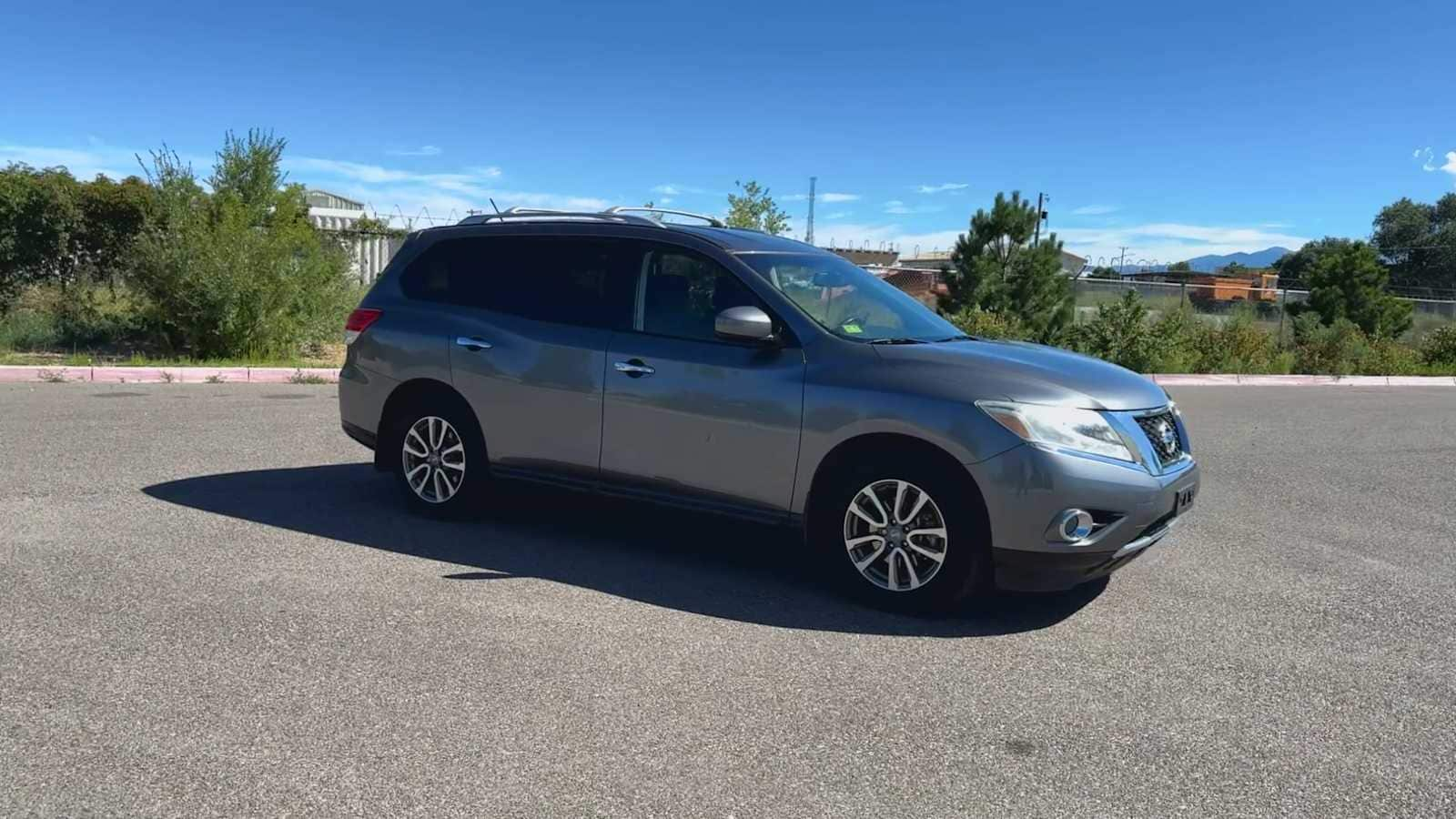 Used 2016 Nissan Pathfinder Platinum with VIN 5N1AR2MM1GC670762 for sale in Santa Fe, NM