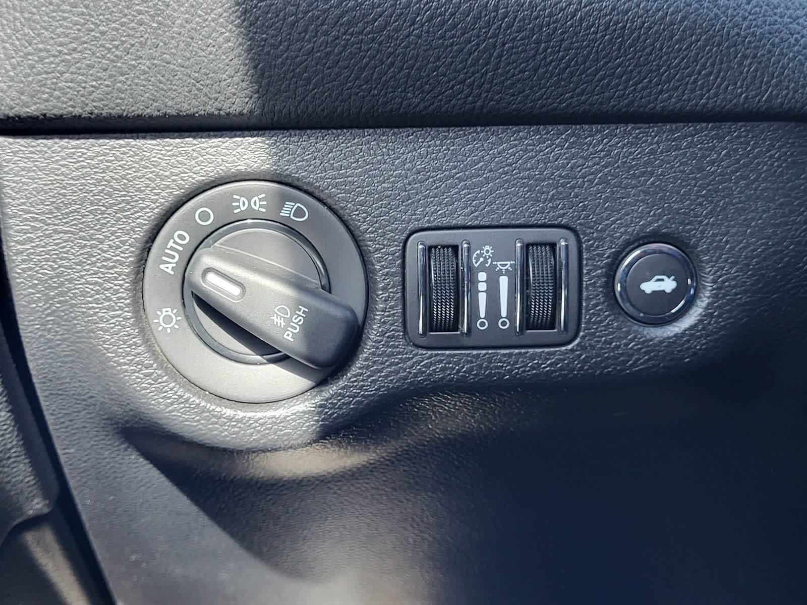 Thumbnail: 2019 Dodge Challenger - 24