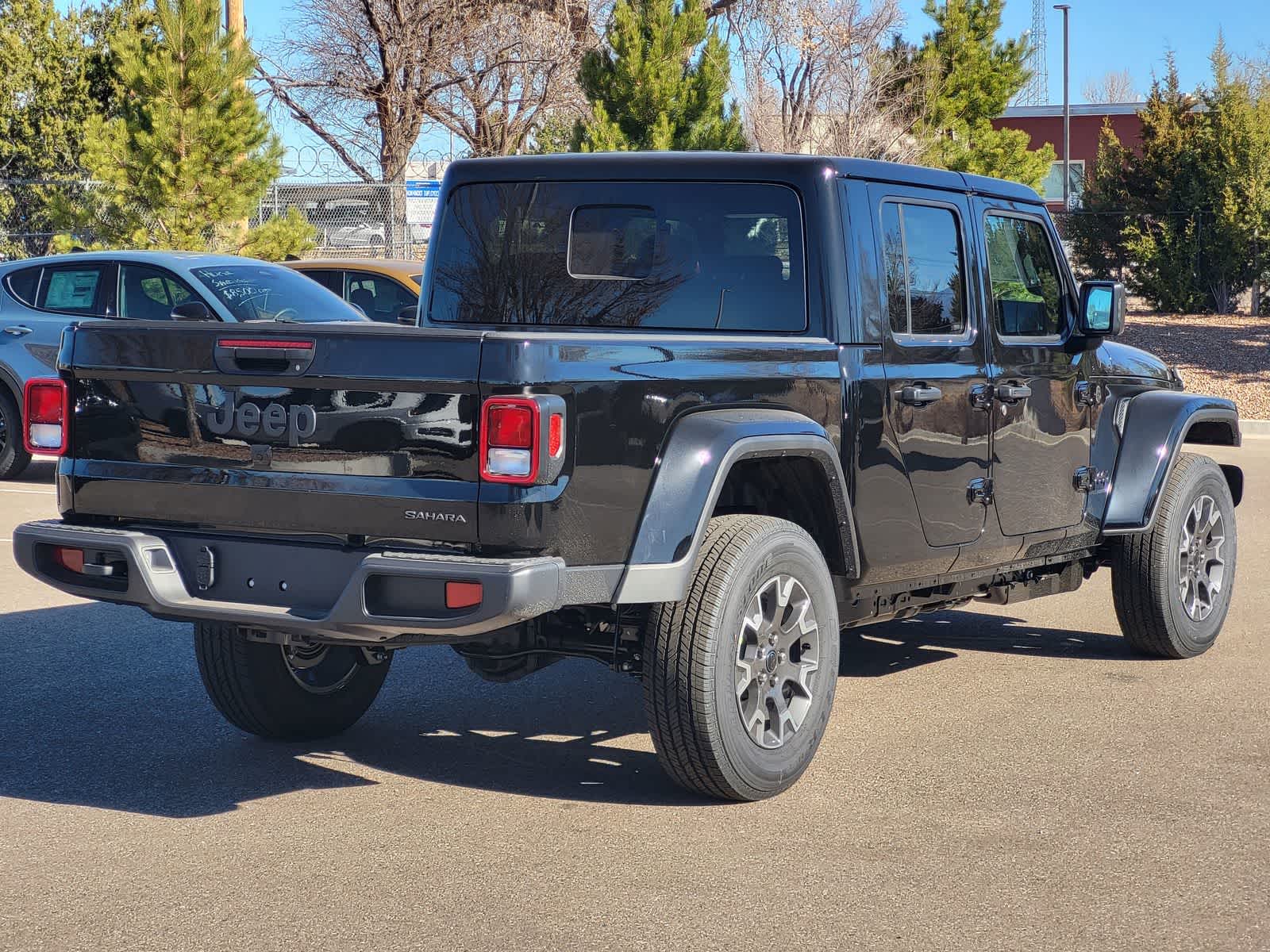 Thumbnail: 2026 Jeep Gladiator - 4