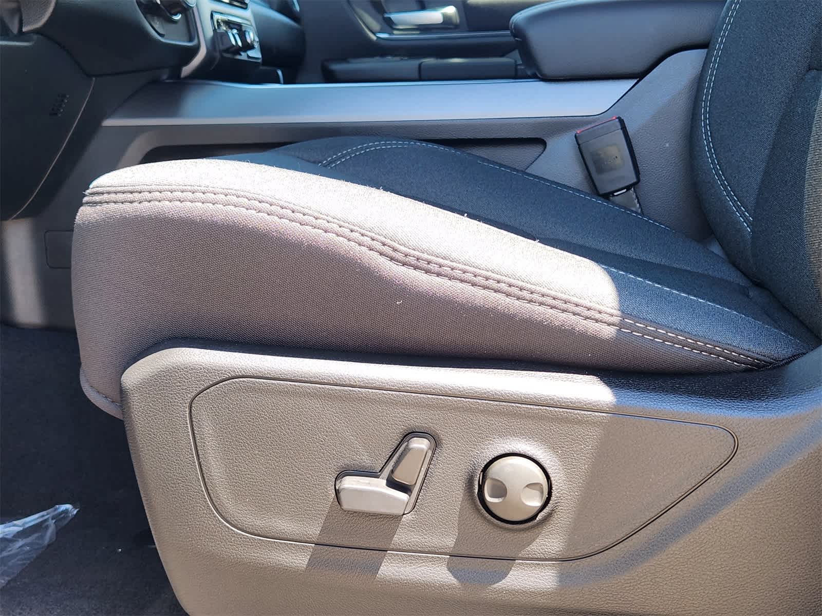 Thumbnail: 2026 RAM 1500 - 20