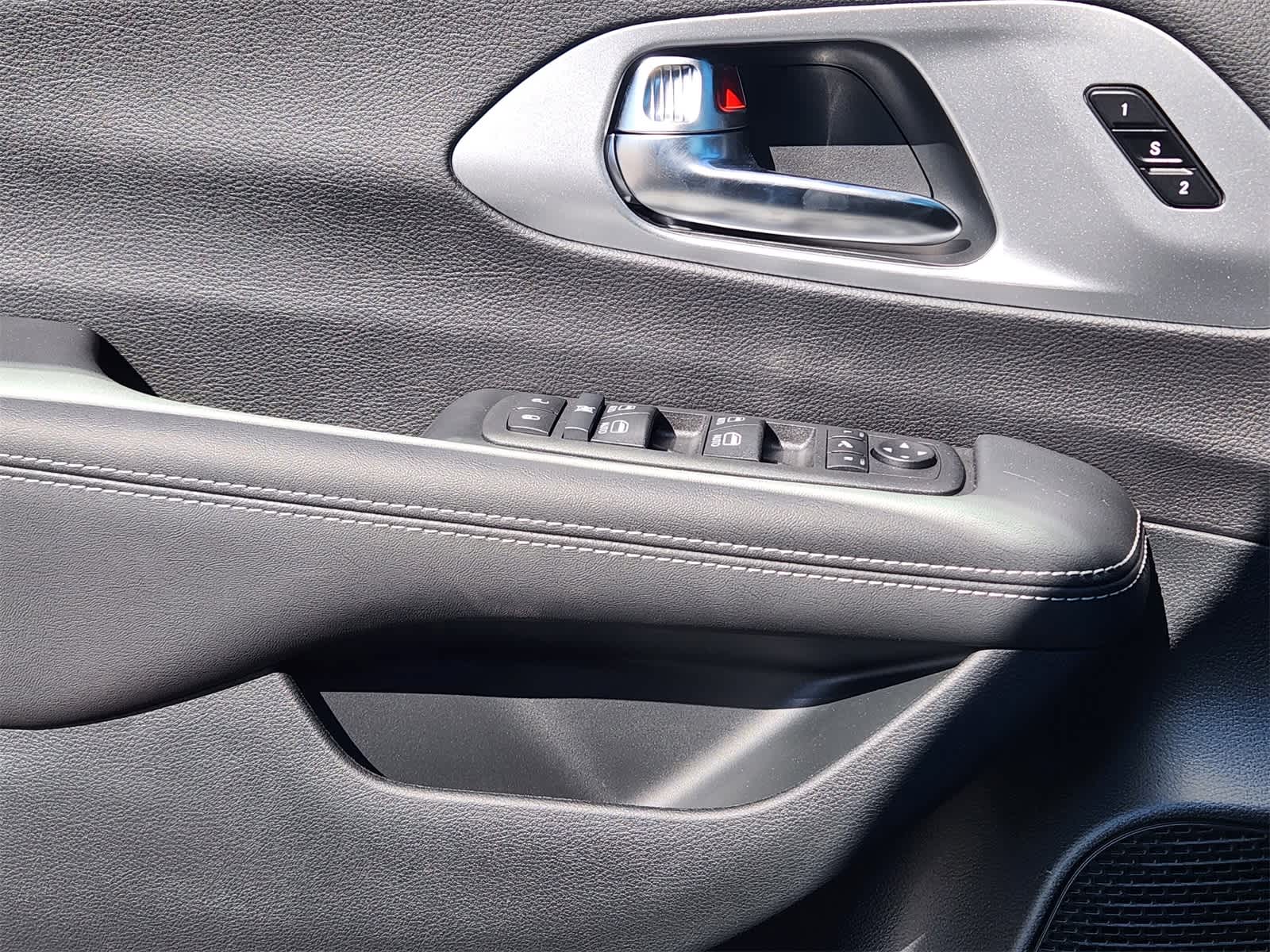 Thumbnail: 2026 Chrysler Pacifica - 42
