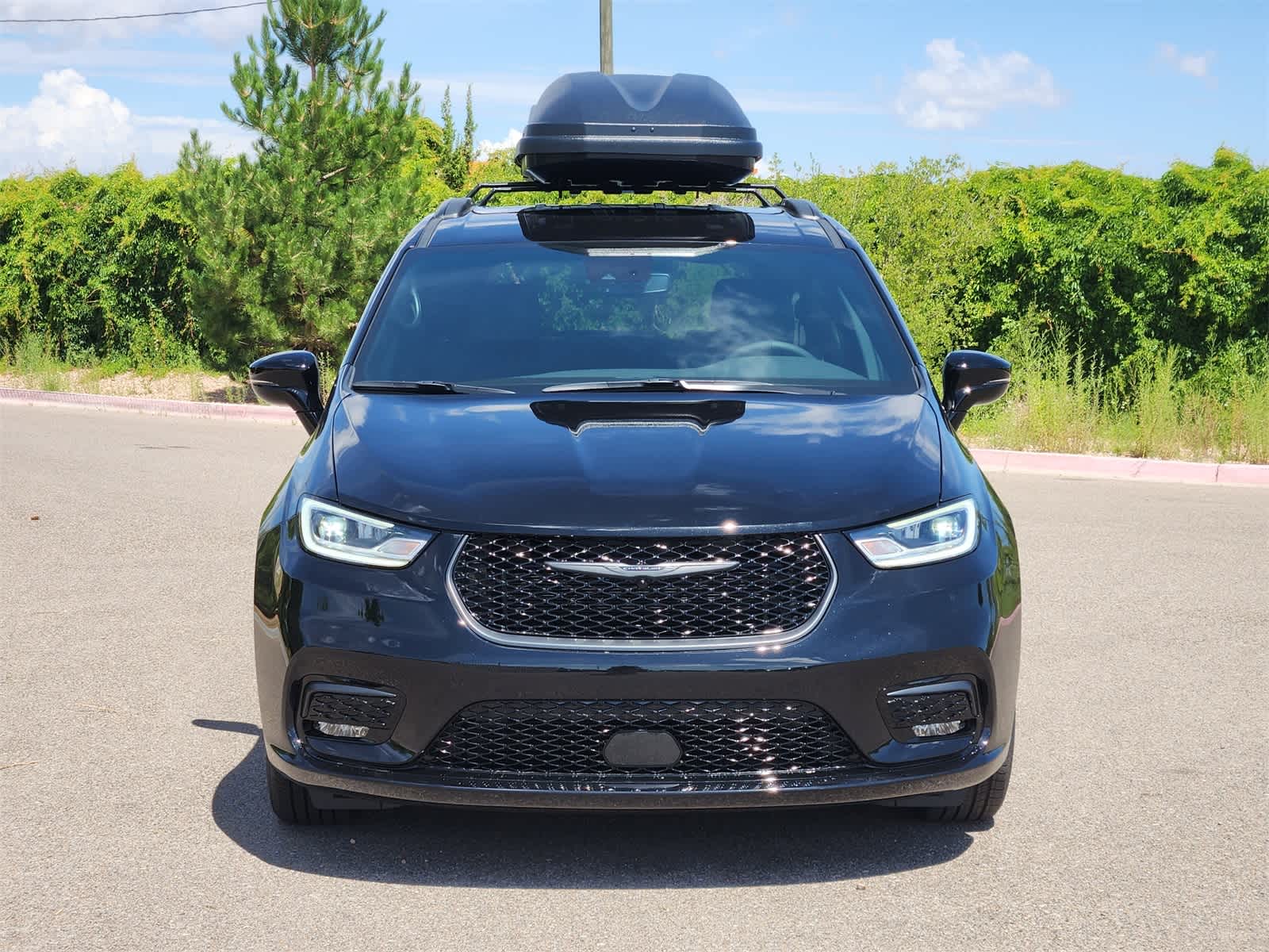 Thumbnail: 2025 Chrysler Pacifica - 2