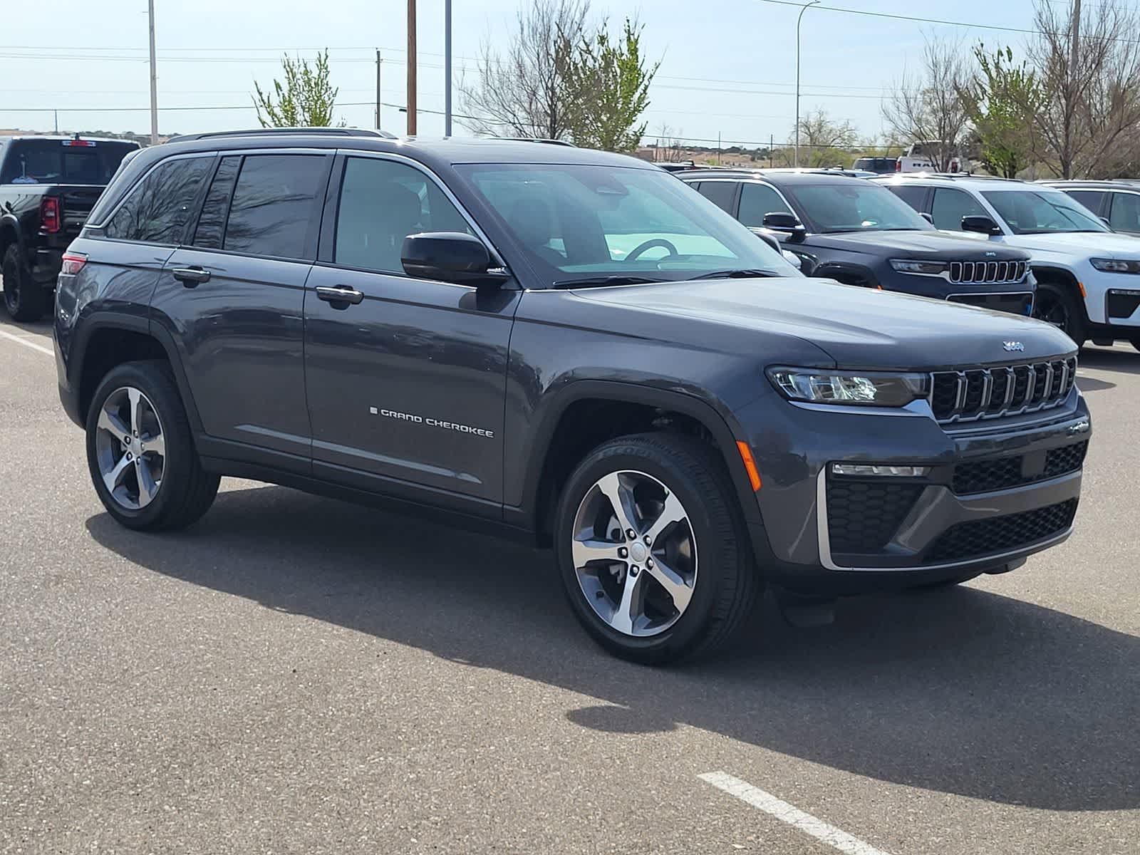 Thumbnail: 2026 Jeep Grand Cherokee - 3