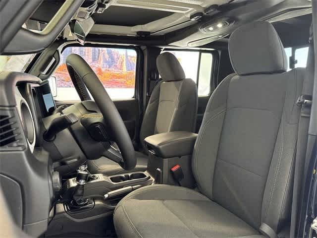 Thumbnail: 2025 Jeep Gladiator - 18