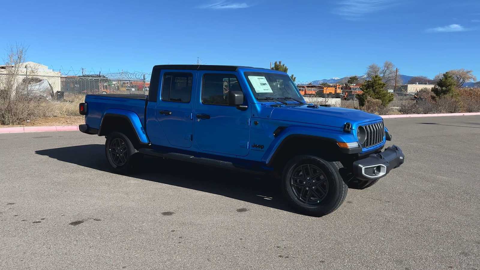 2025 Jeep Gladiator Sport S photo 2