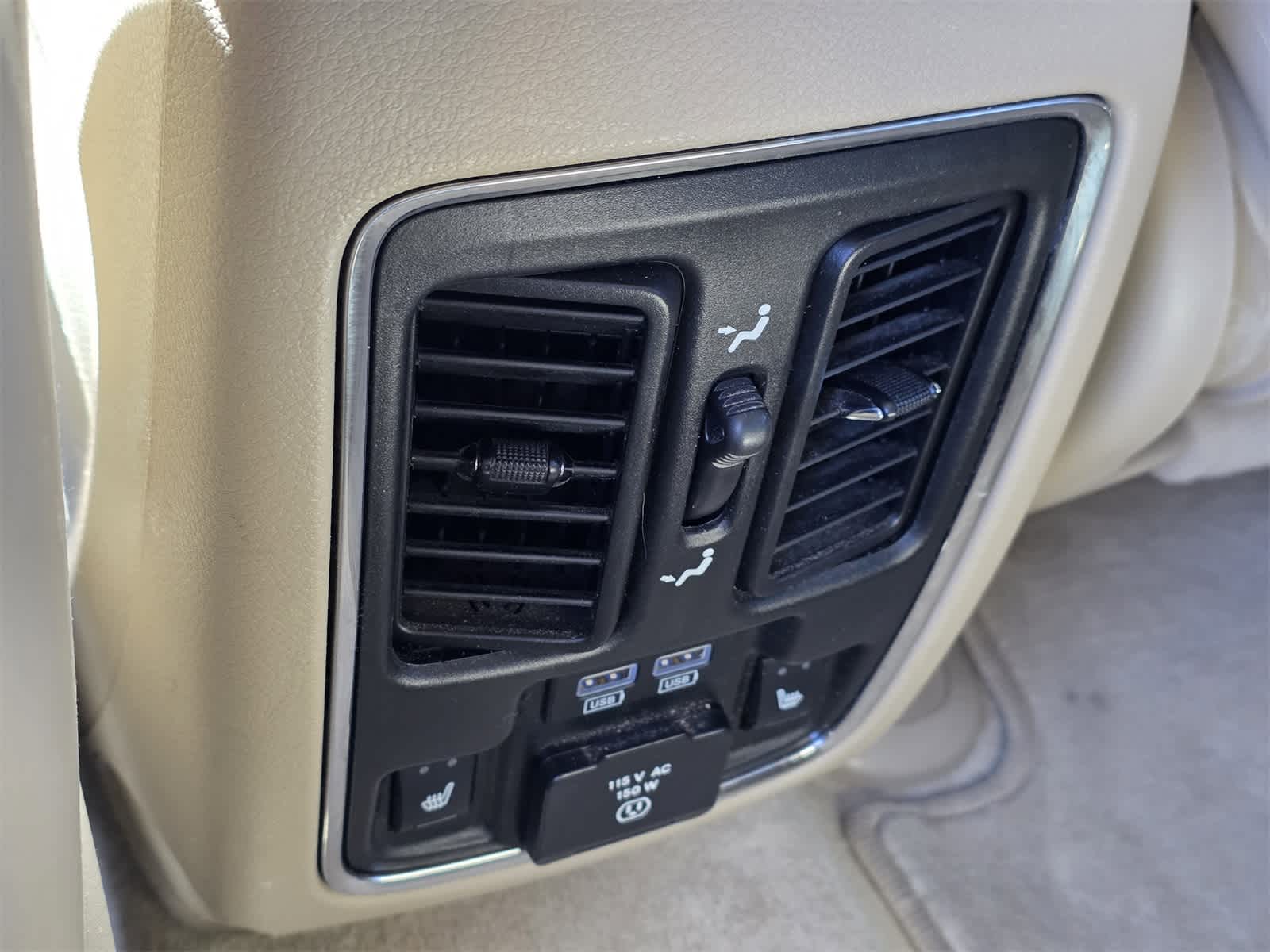 Thumbnail: 2018 Jeep Grand Cherokee - 28