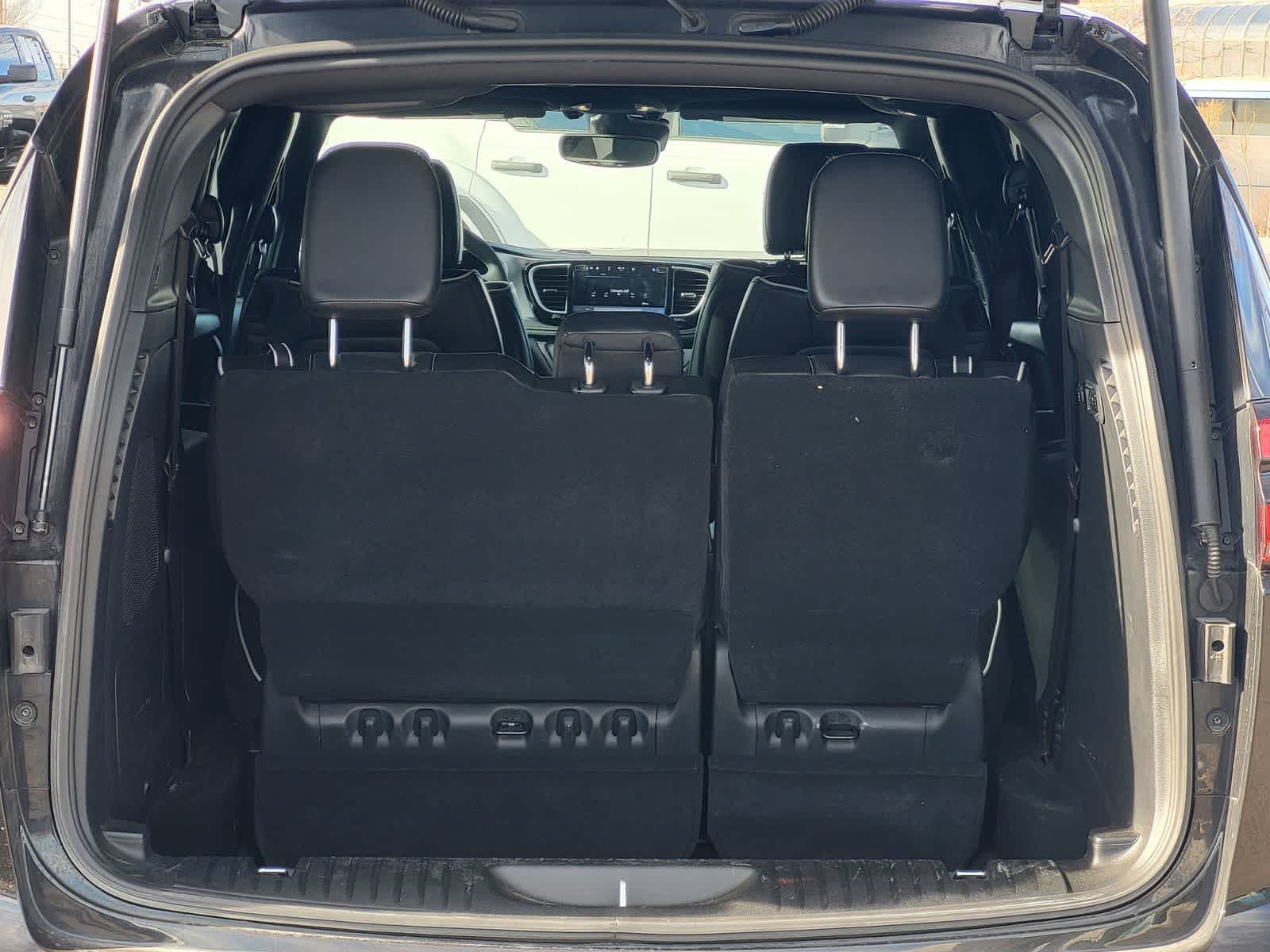 Thumbnail: 2023 Chrysler Pacifica - 29