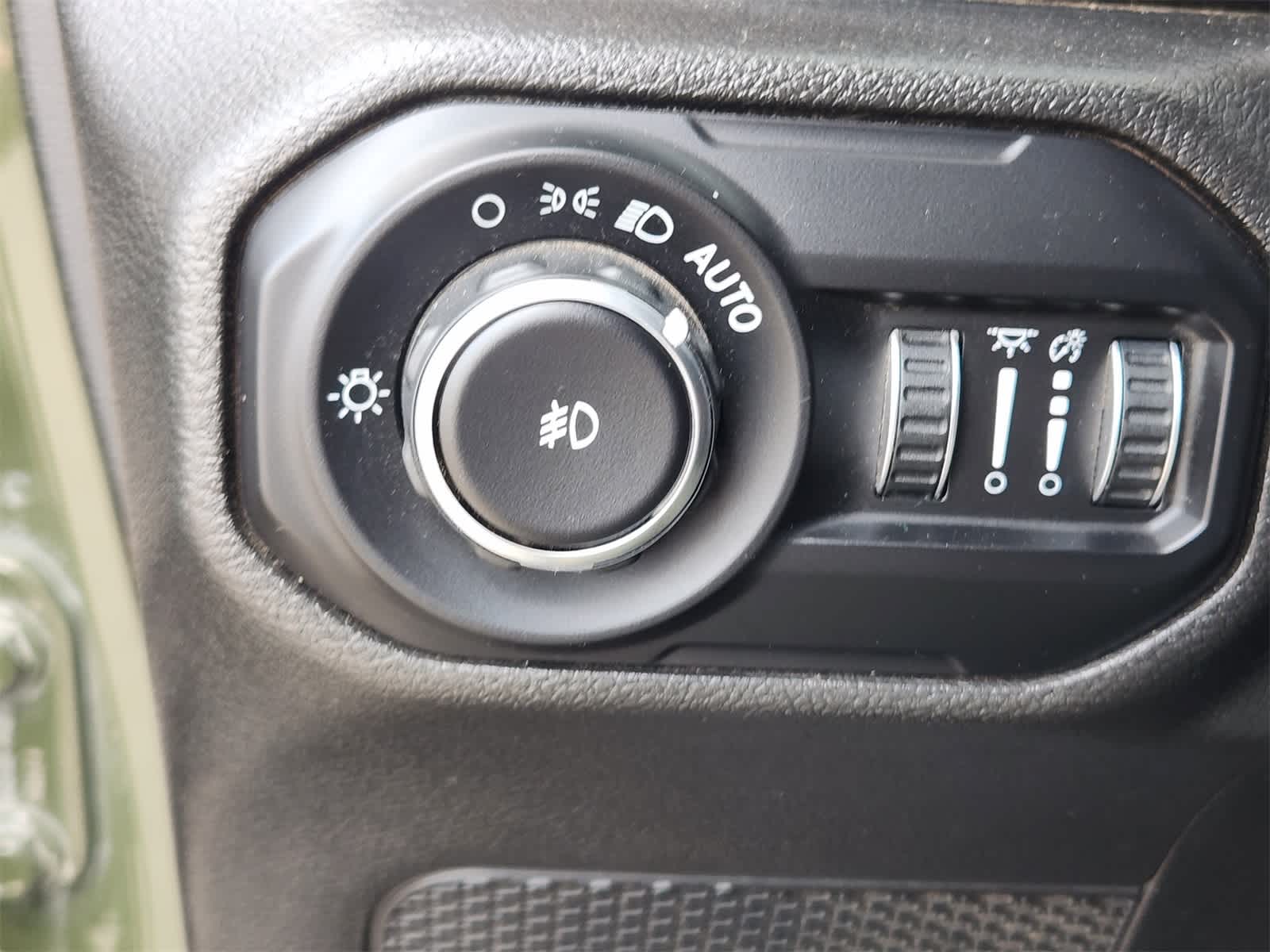 Thumbnail: 2021 Jeep Wrangler - 20