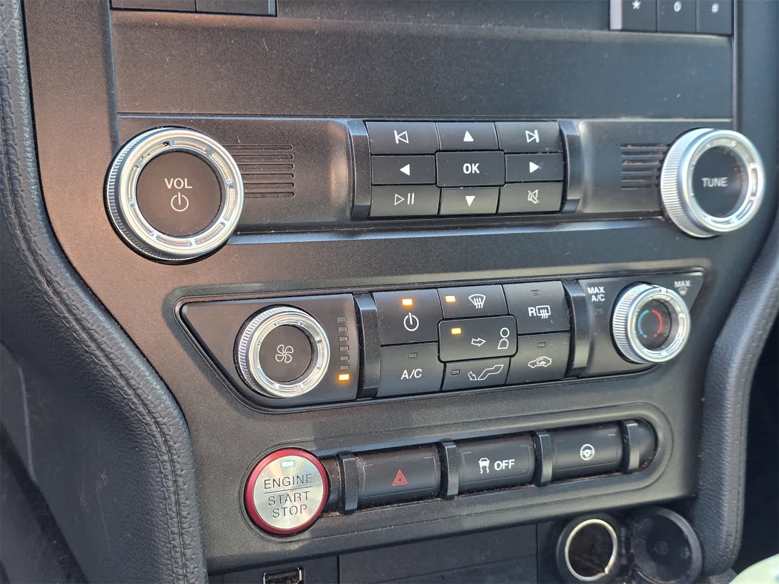 Thumbnail: 2019 Ford Mustang - 18