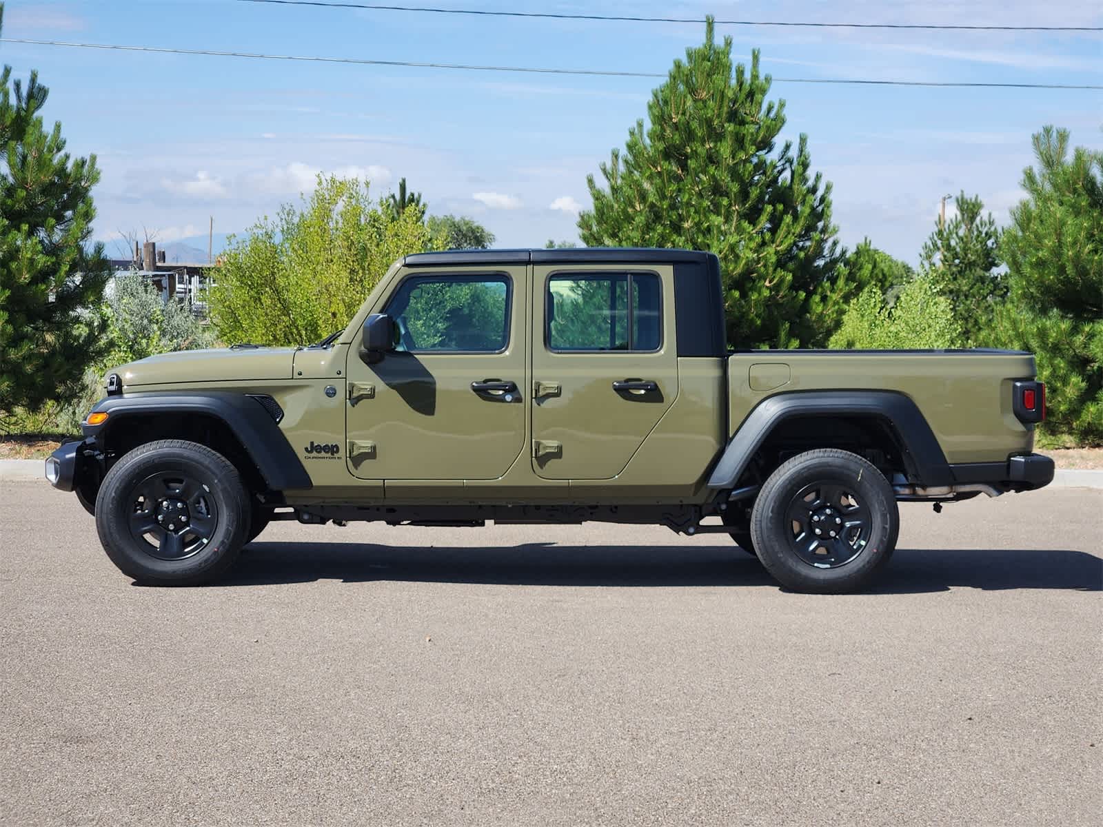 Thumbnail: 2025 Jeep Gladiator - 4