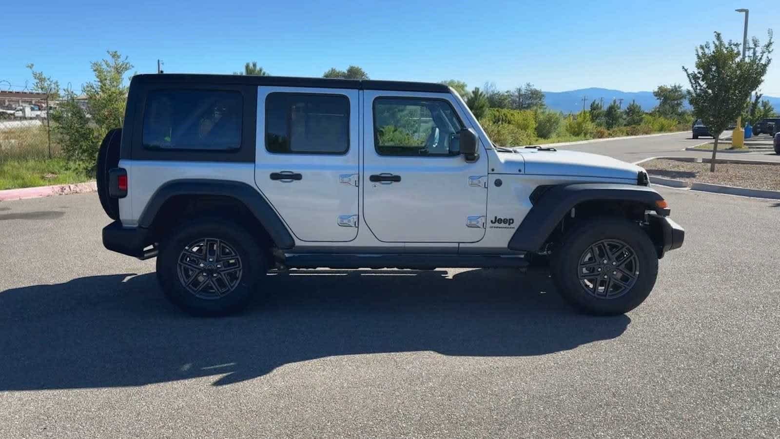Thumbnail: 2024 Jeep Wrangler - 11