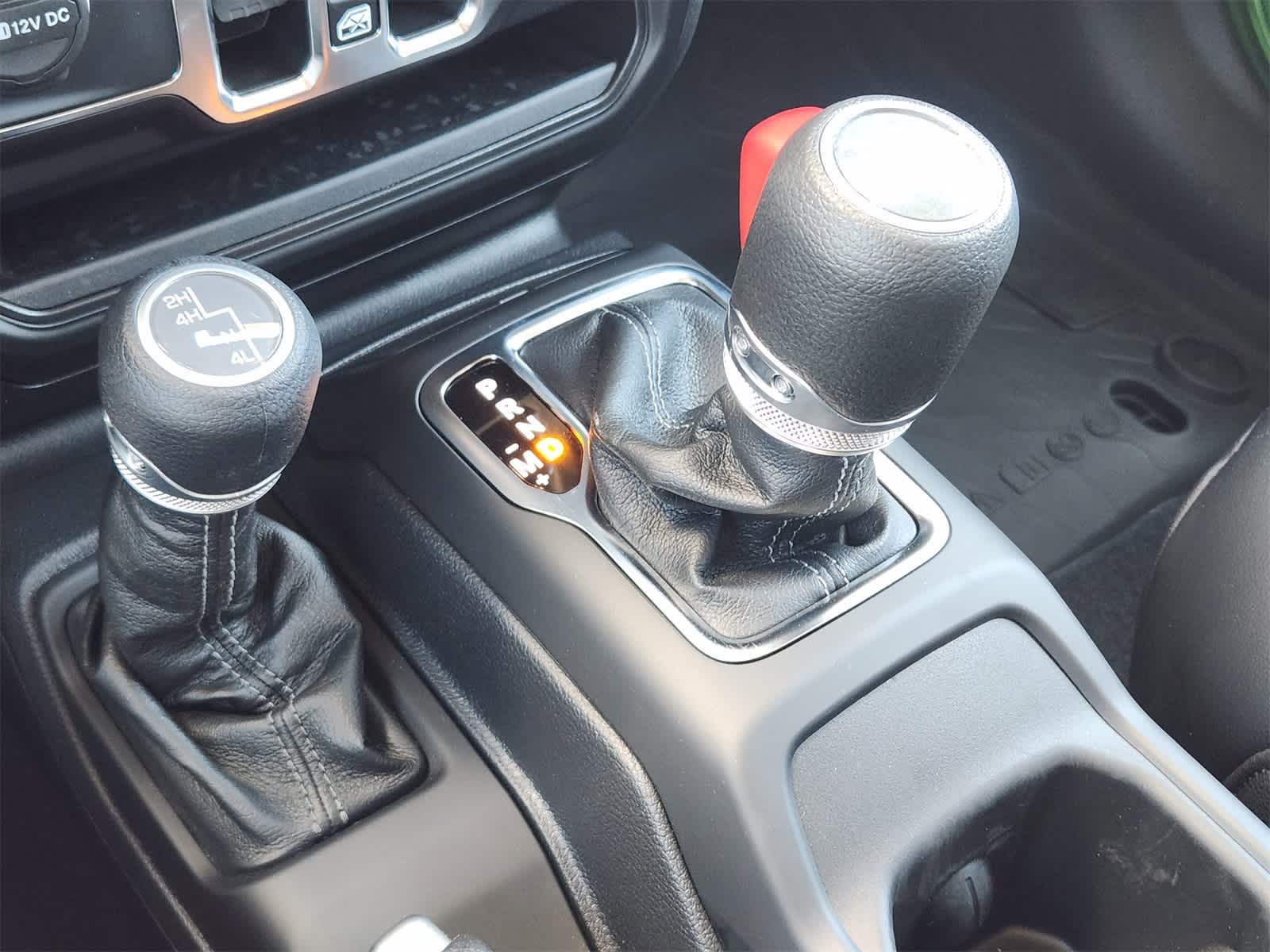 Thumbnail: 2025 Jeep Wrangler - 17