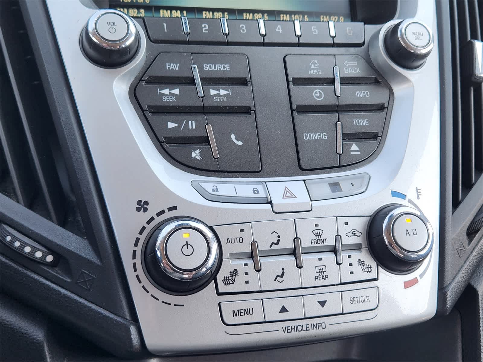 Thumbnail: 2012 Chevrolet Equinox - 18