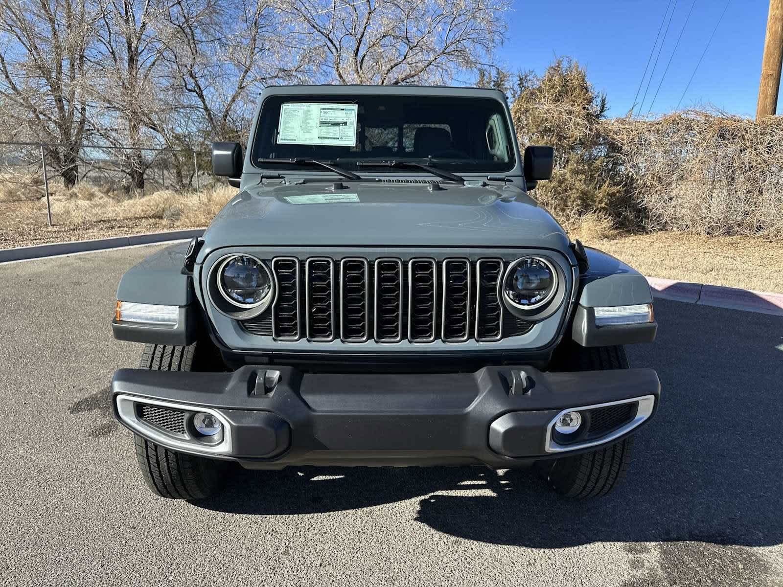Thumbnail: 2025 Jeep Gladiator - 16