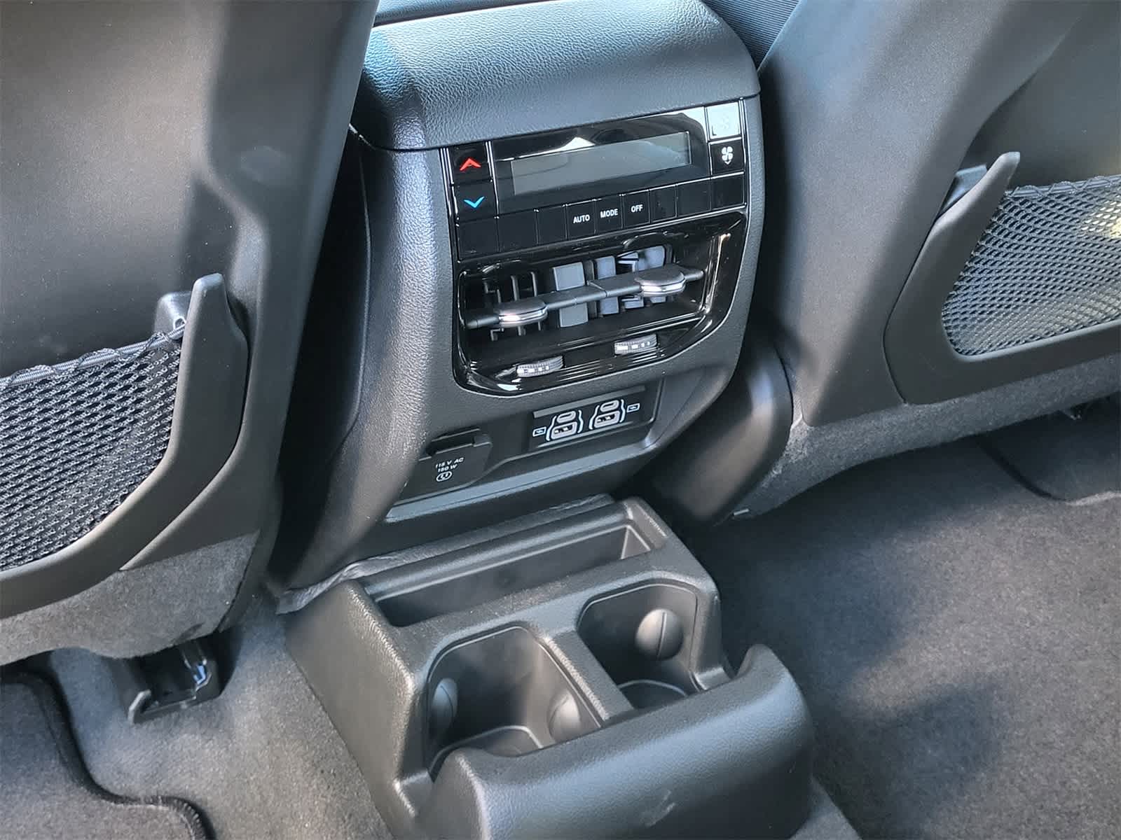 Thumbnail: 2025 Jeep Grand Cherokee L - 20