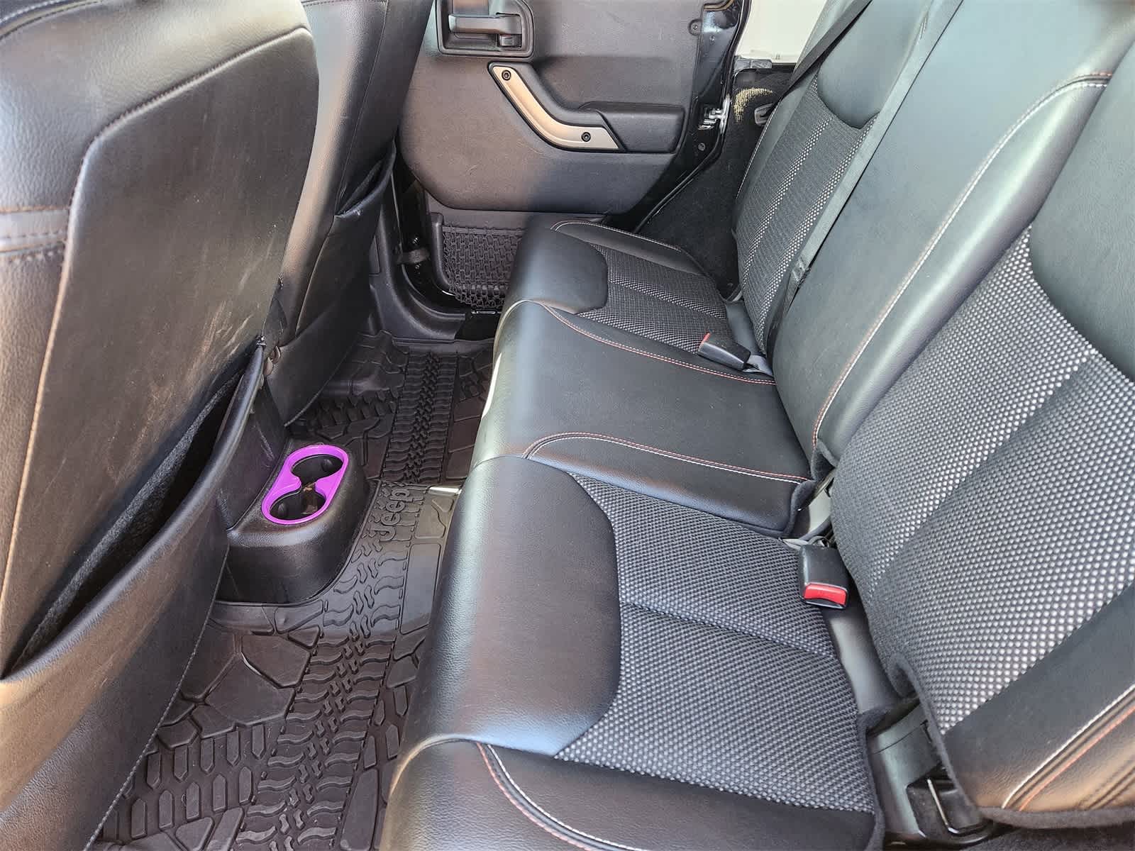 Thumbnail: 2016 Jeep Wrangler - 20