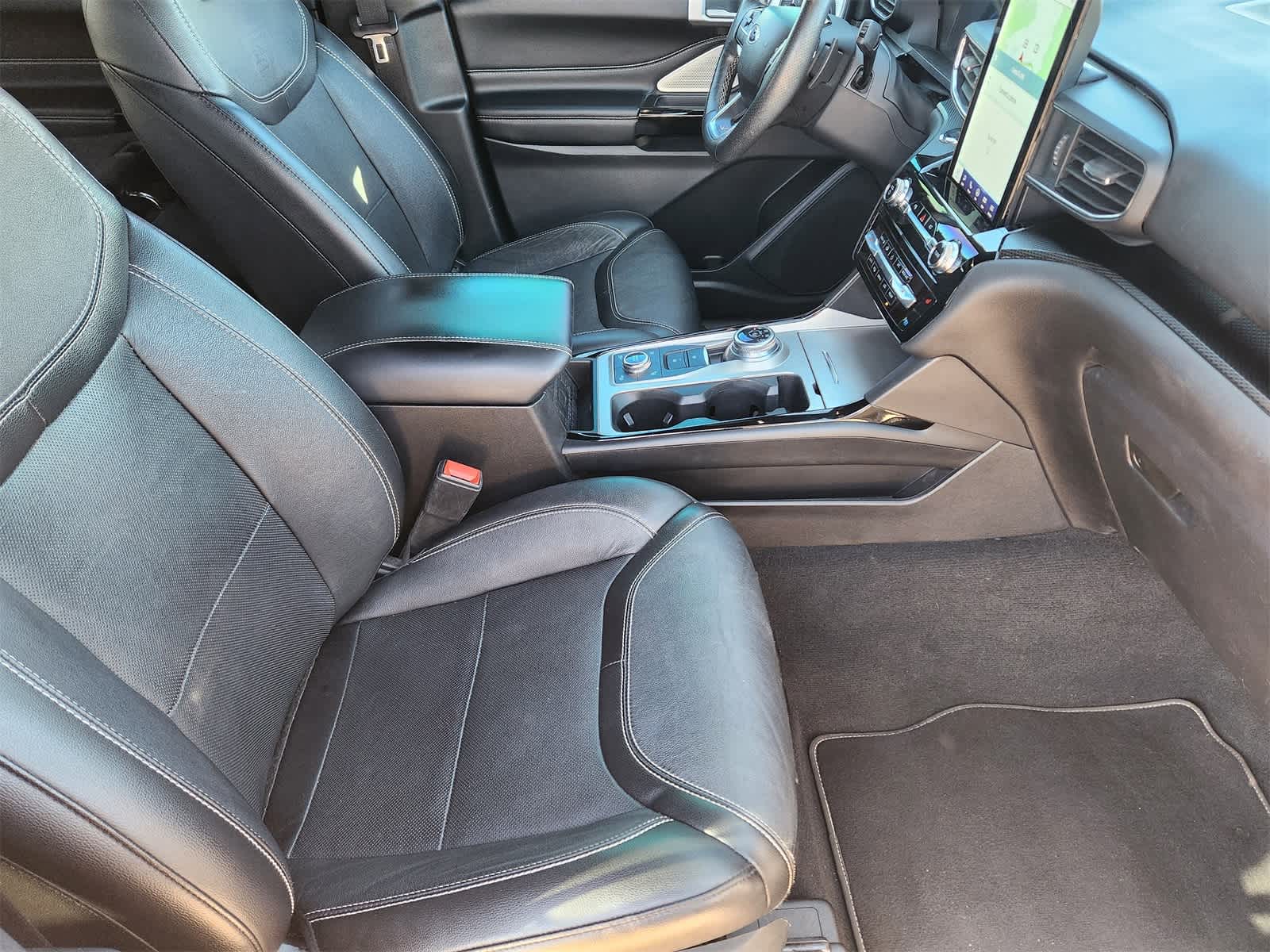 Thumbnail: 2022 Ford Explorer - 30