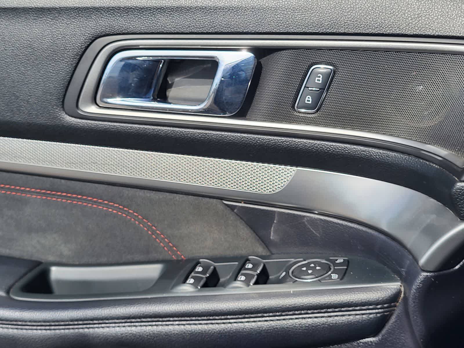 Thumbnail: 2019 Ford Explorer - 15