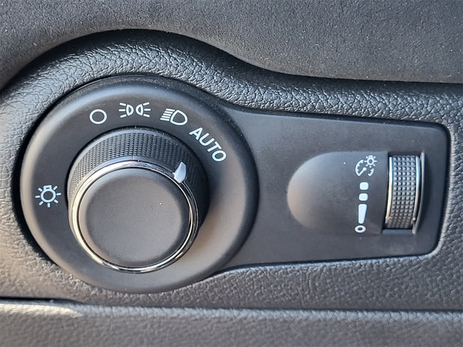 Thumbnail: 2021 Dodge Durango - 18