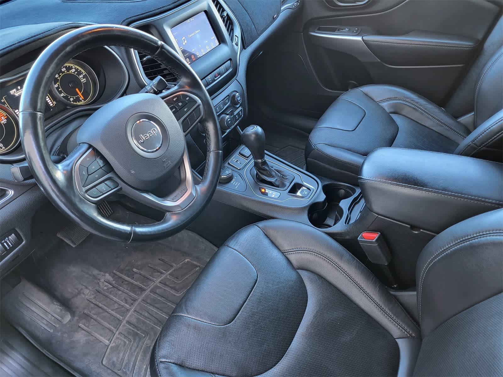 Thumbnail: 2021 Jeep Cherokee - 13