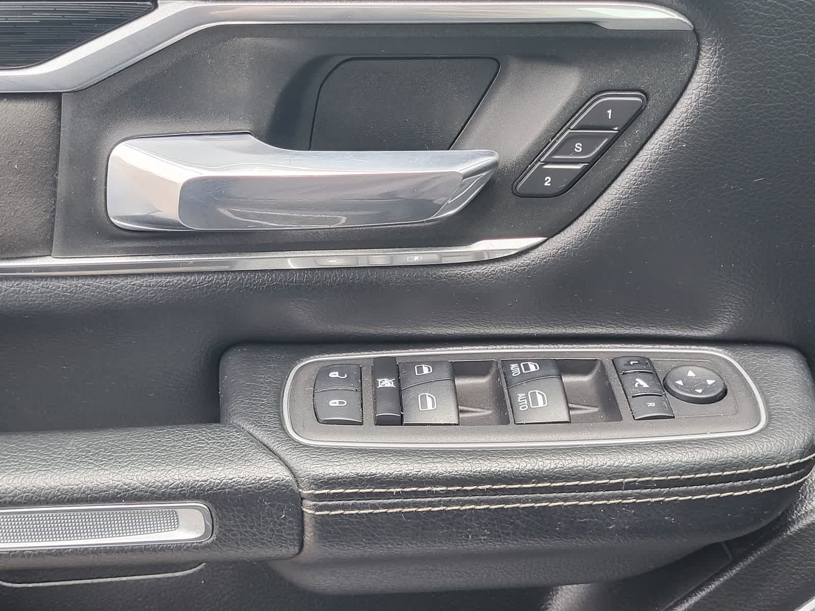 Thumbnail: 2023 RAM 1500 - 17