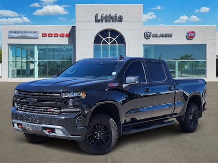 Chevrolet Silverado 1500 LT Trail Boss de 2019, camioneta con cabina doble
