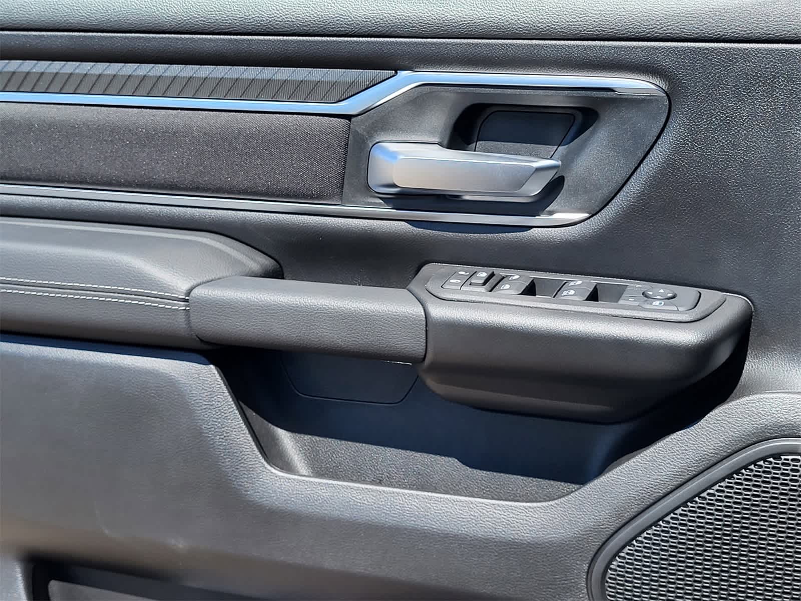 Thumbnail: 2026 RAM 1500 - 17