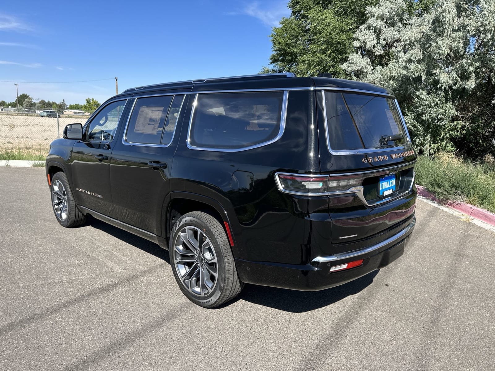 2023 Jeep Grand Wagoneer Series III 13