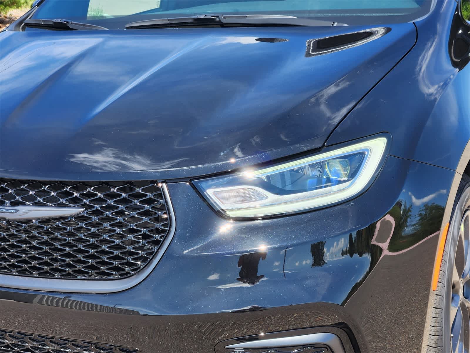 Thumbnail: 2025 Chrysler Pacifica - 8