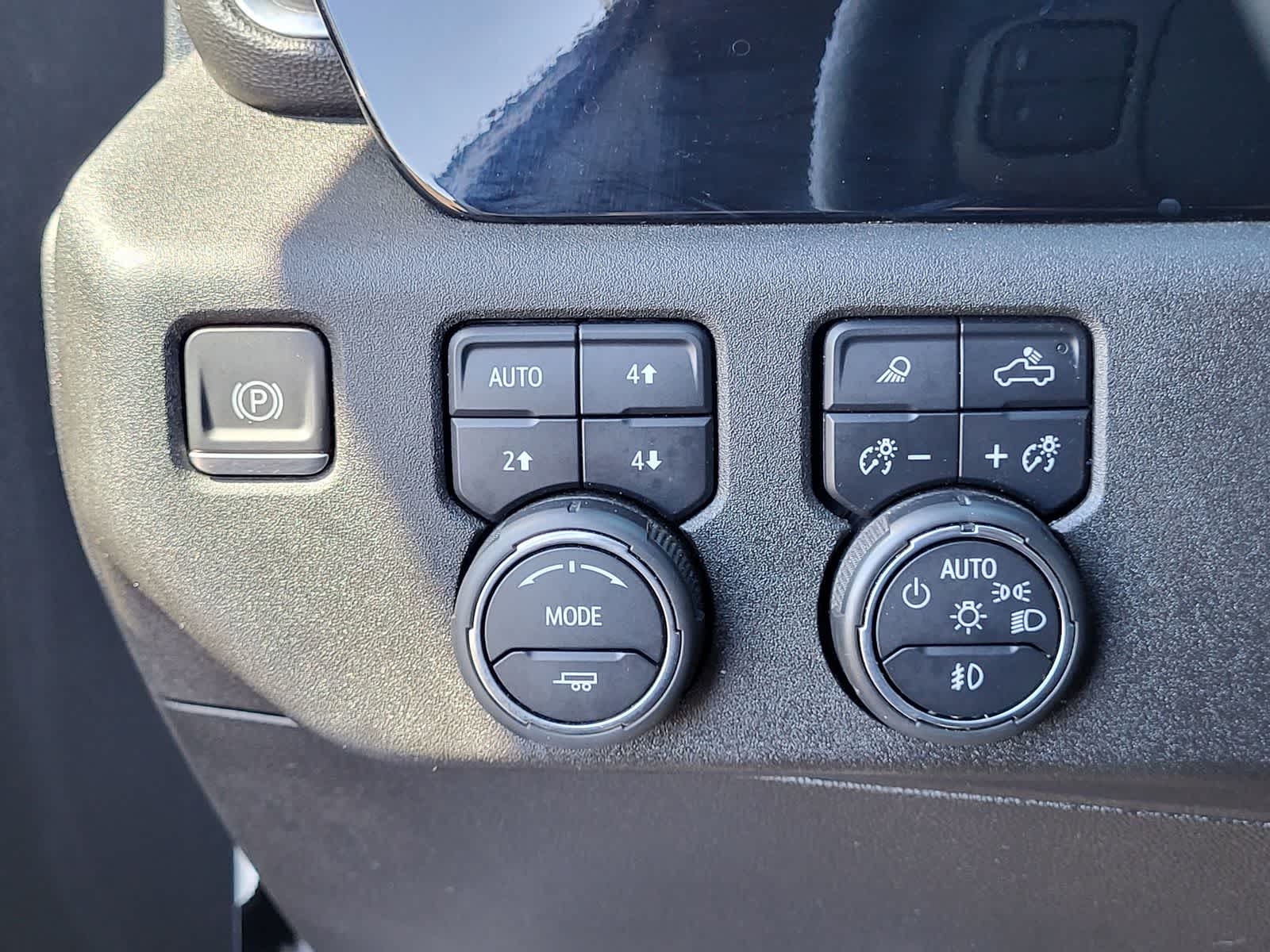 Thumbnail: 2024 Chevrolet Silverado 2500 - 16