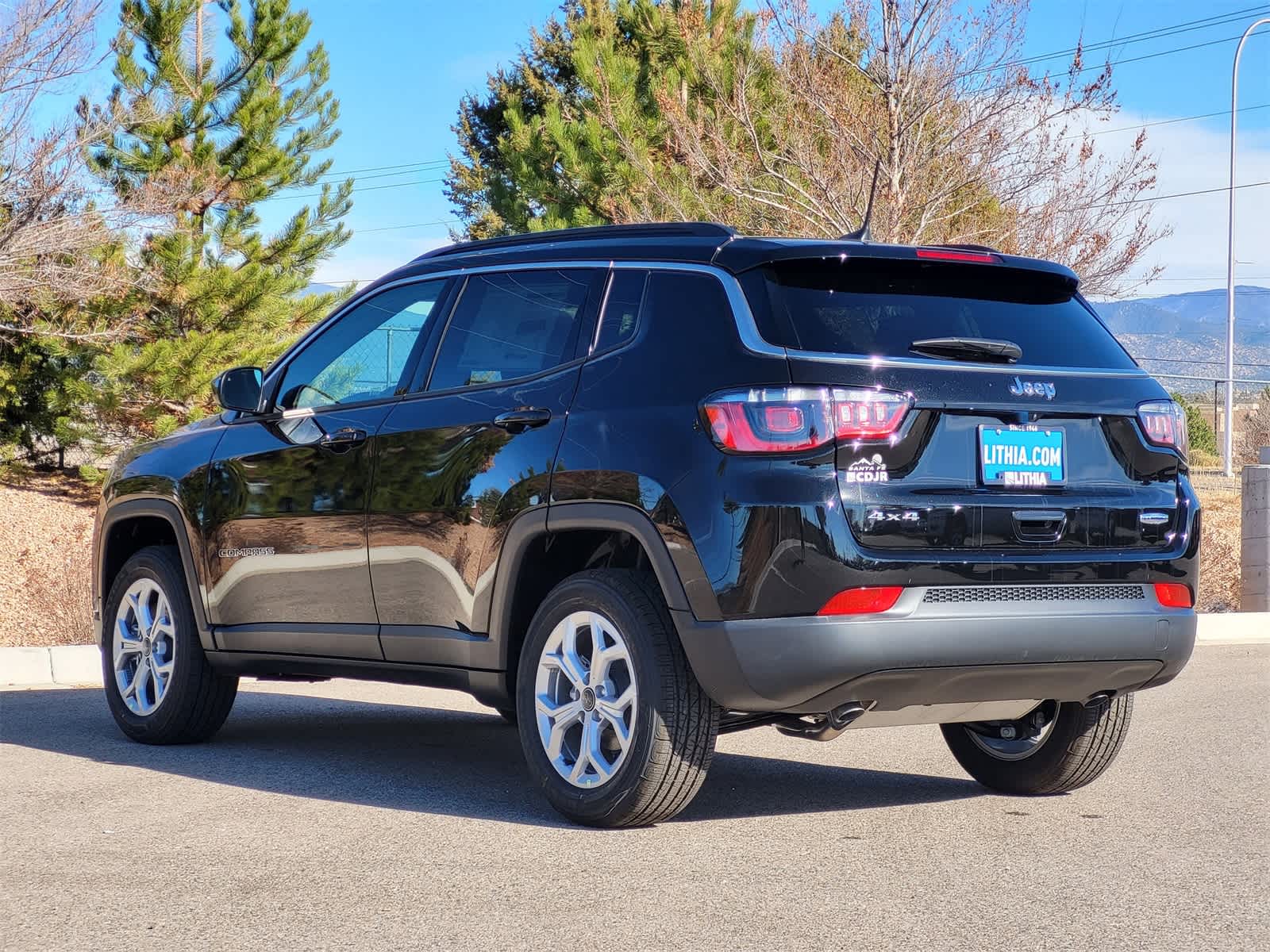 2026 Jeep Compass Latitude photo 3