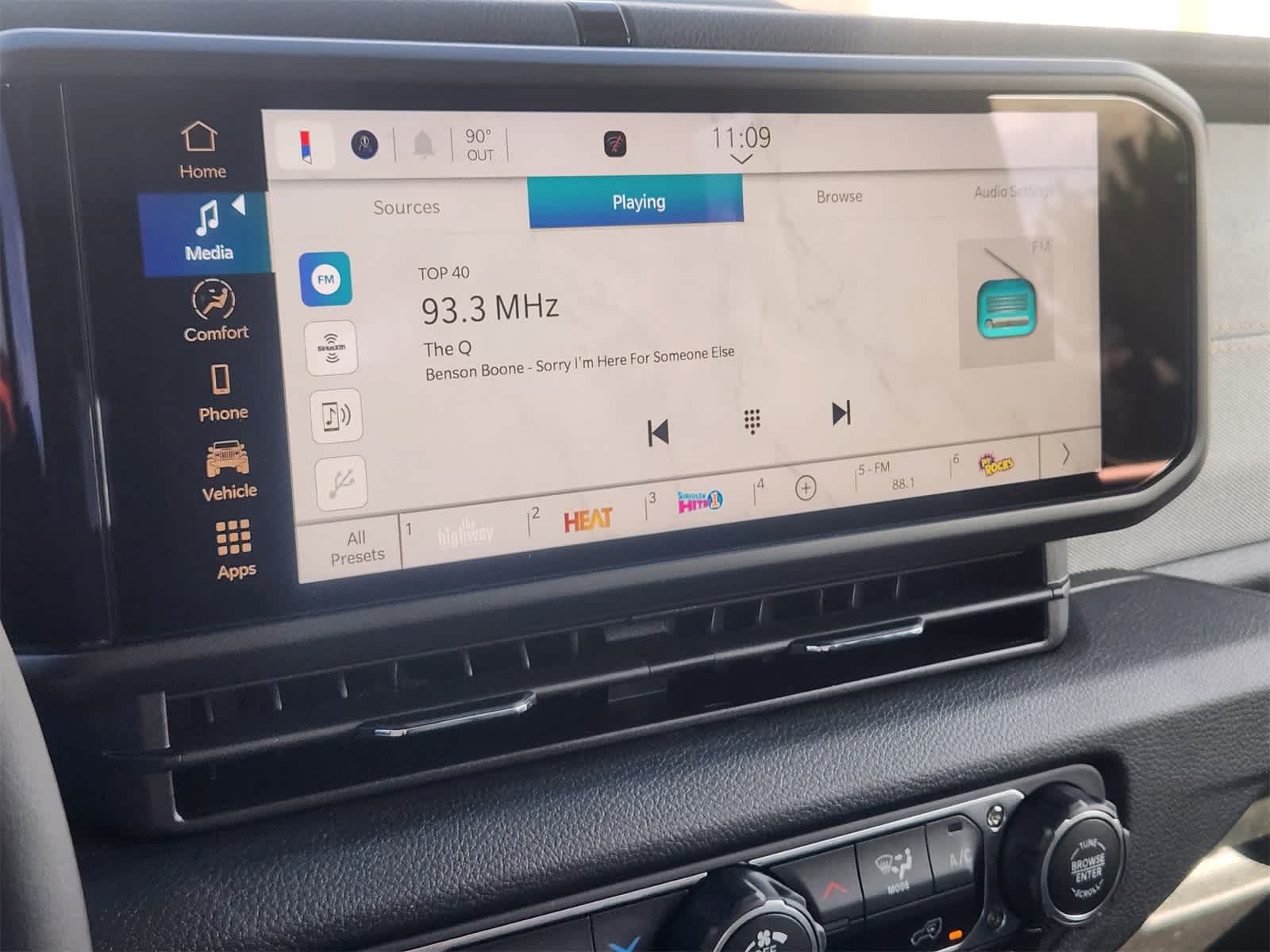 Thumbnail: 2025 Jeep Wrangler - 14