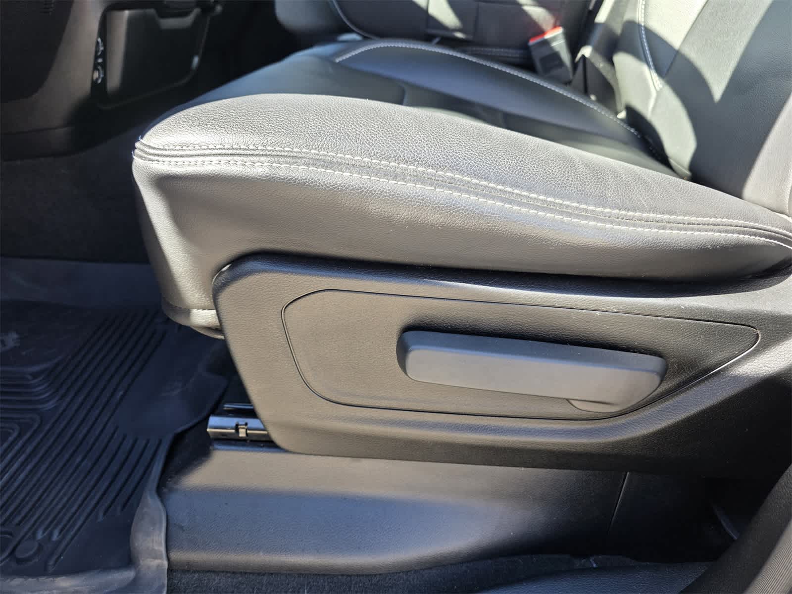 Thumbnail: 2023 RAM 1500 - 16